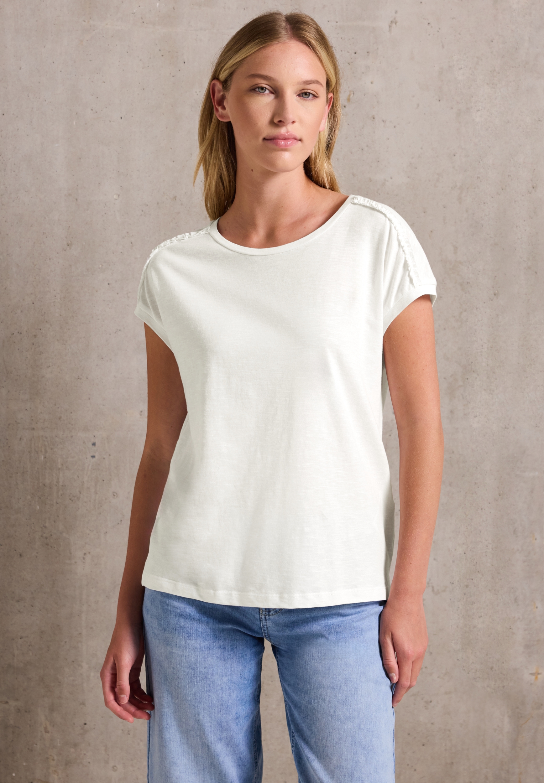 LTD QR_Studio_shirt w.frill at #7