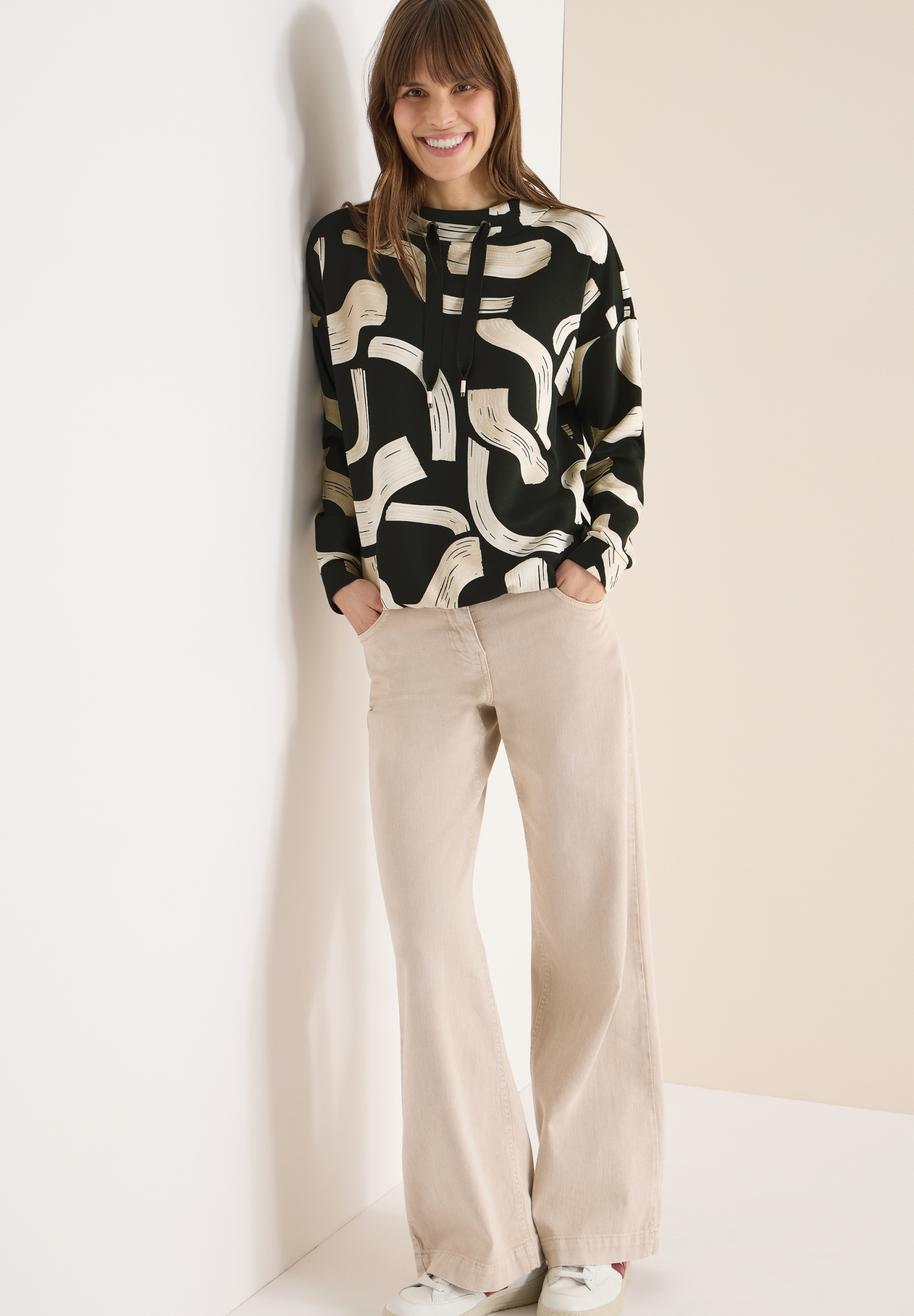 TOS Big AOP Funnel Neck #3