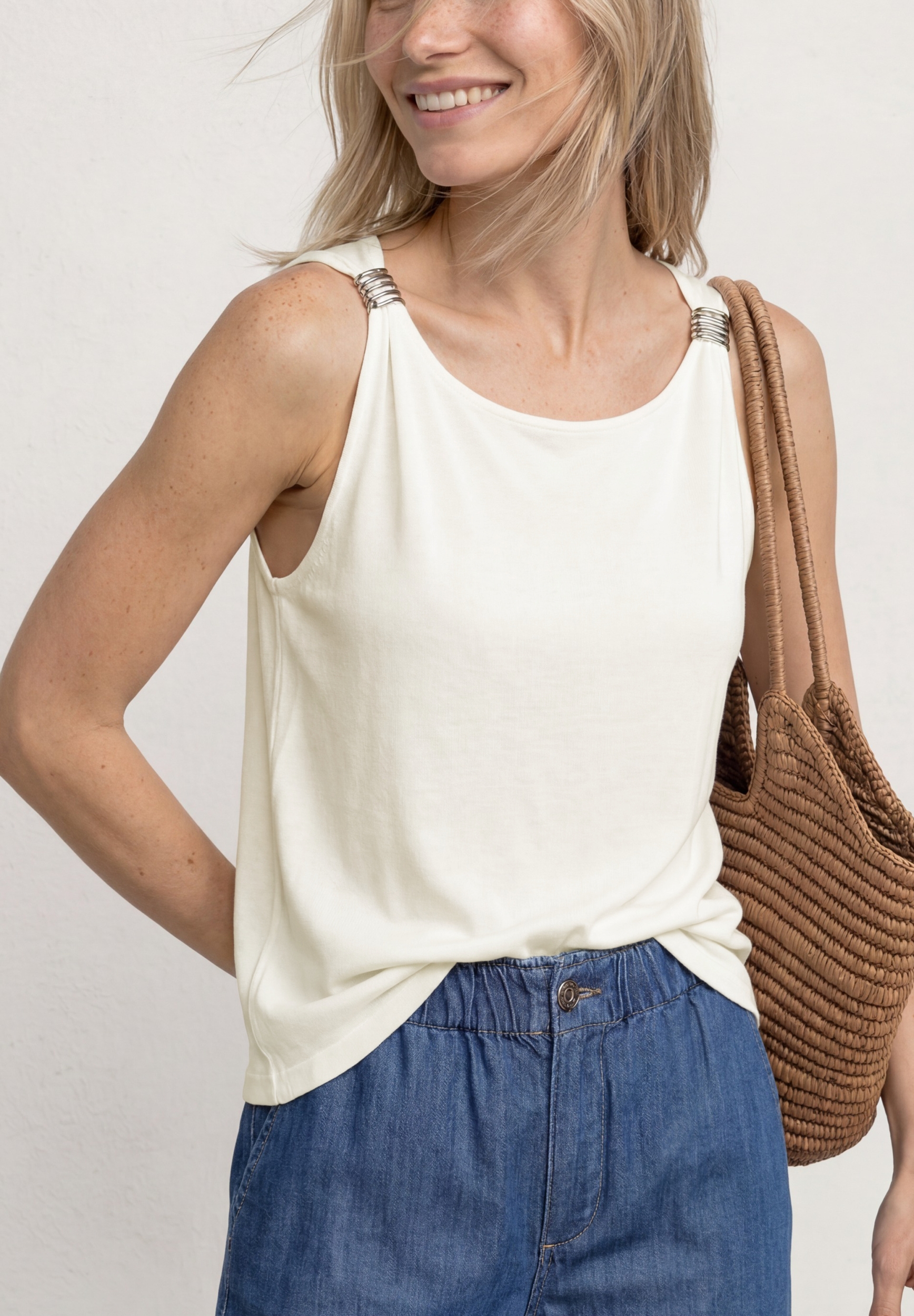 LTD QR top w.shoulder detail #6