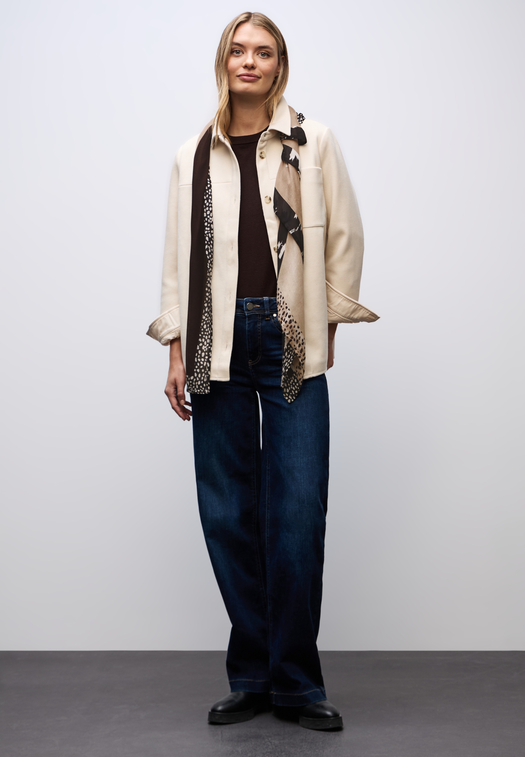 Modal Print Square #1