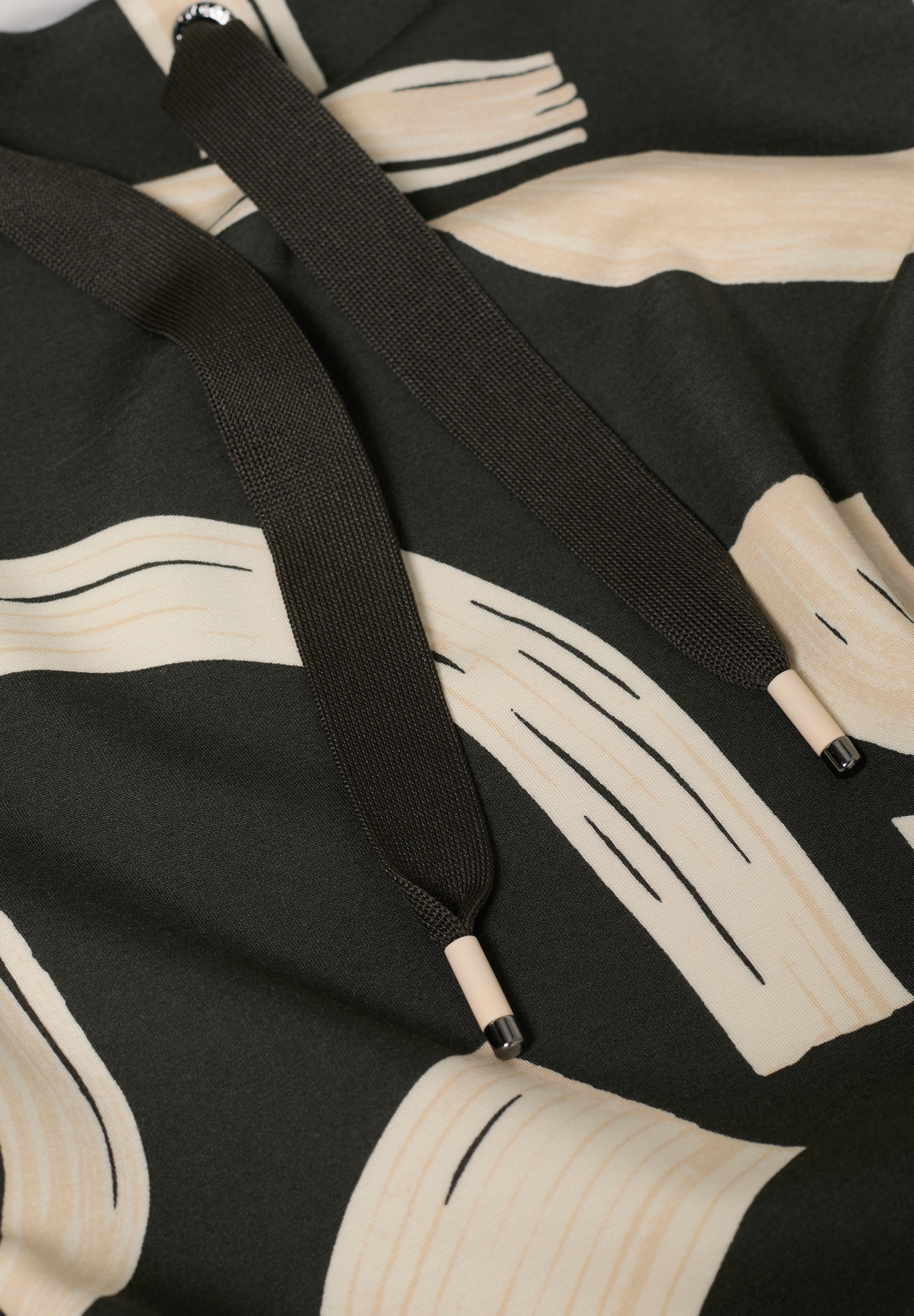 TOS Big AOP Funnel Neck #2