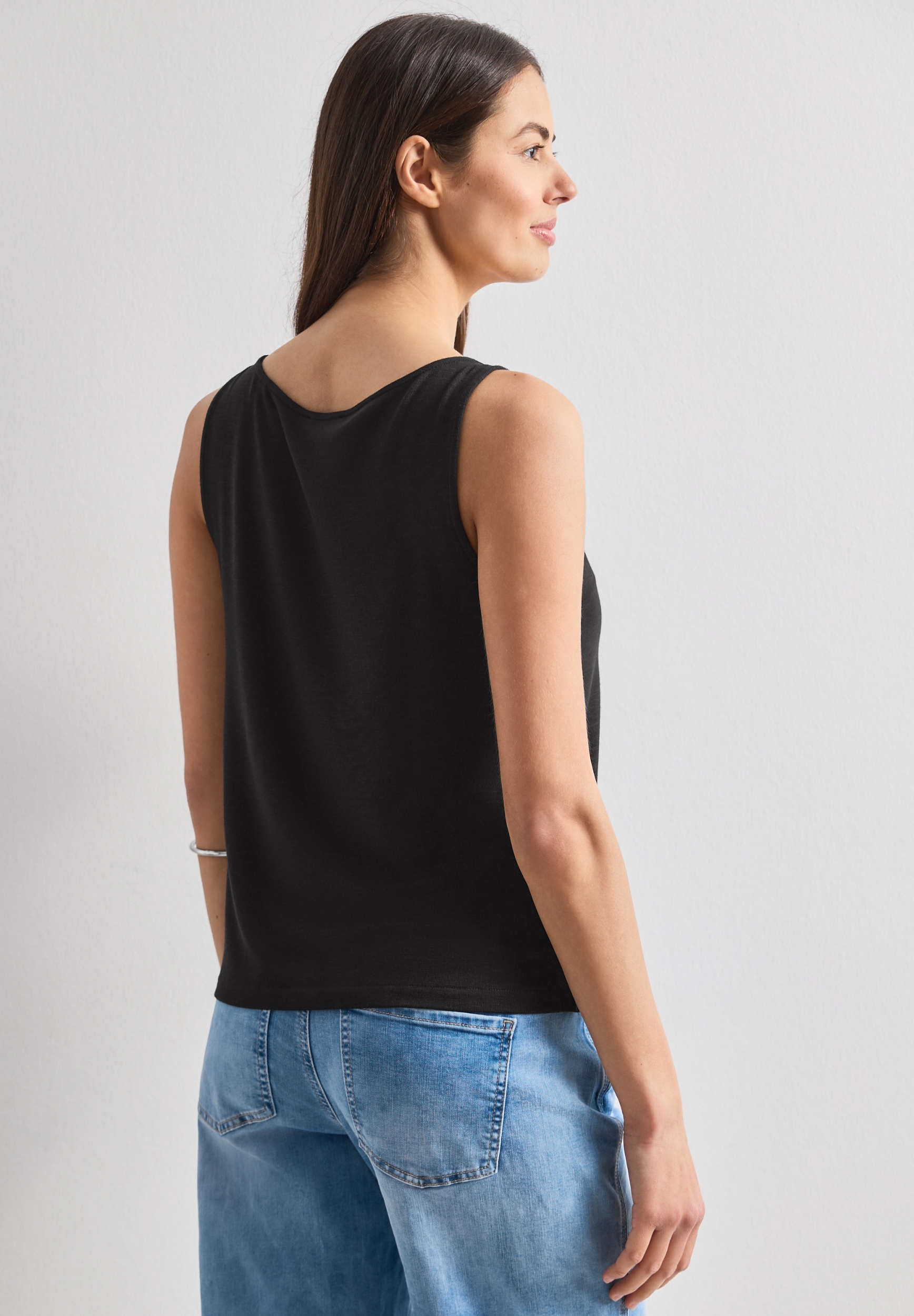 LTD QR top w.shoulder detail #4