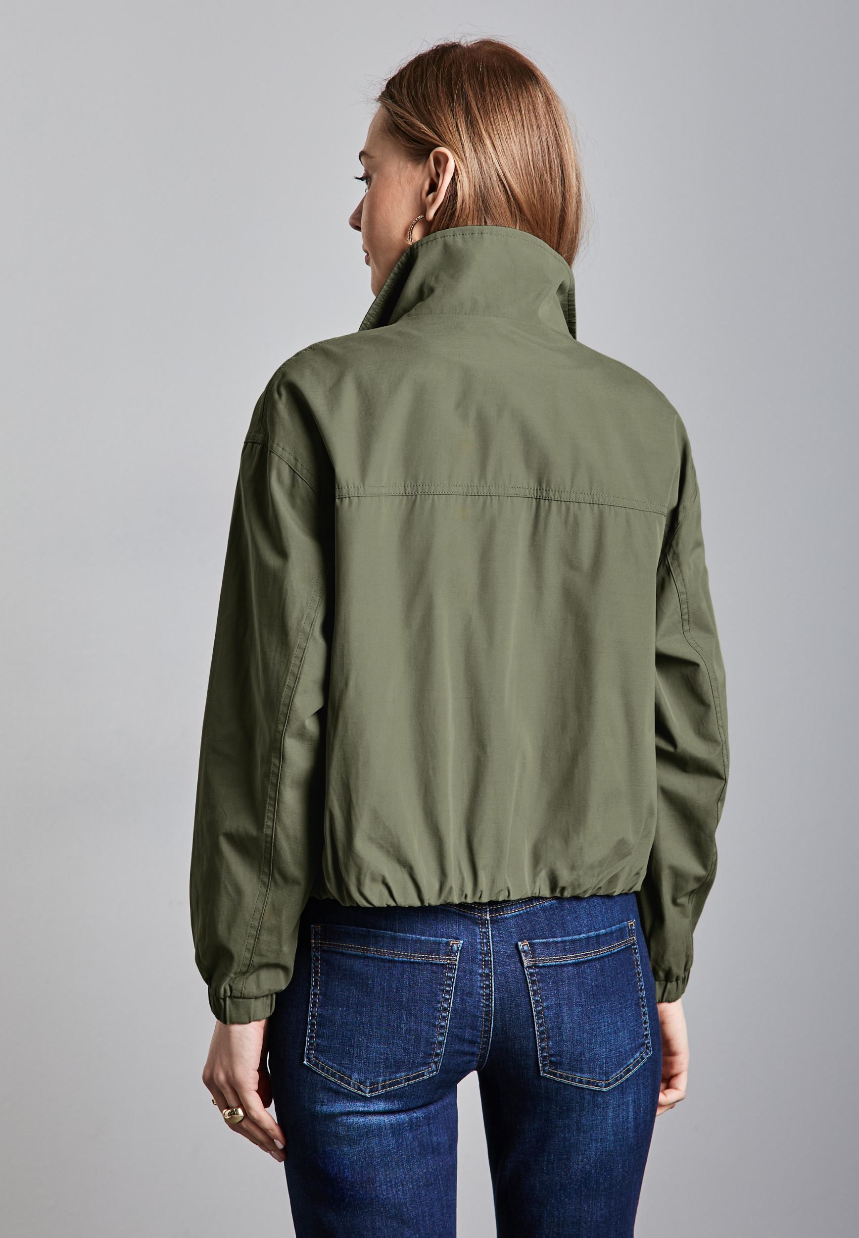 Kurze Jacke mit Stehkragen #5
