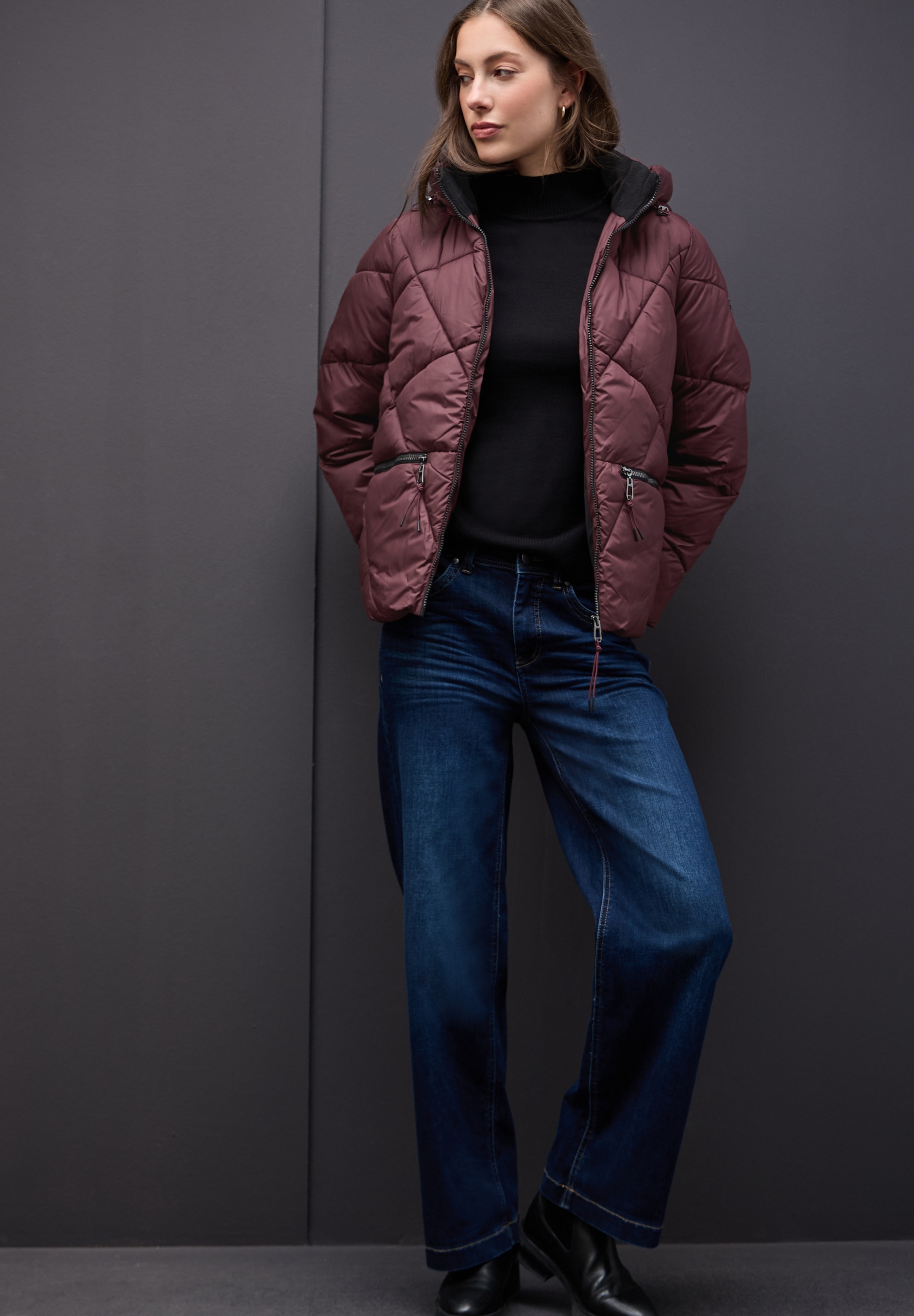 Short Light Padded Modern Diam #5