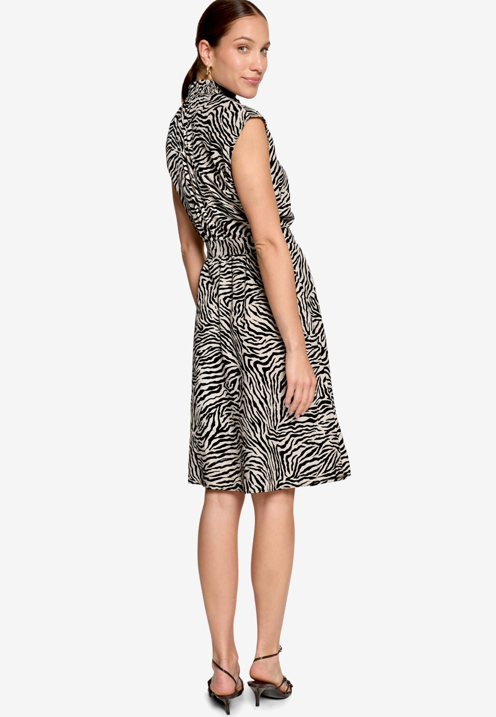 Kleid Kurz ohne Arm #2