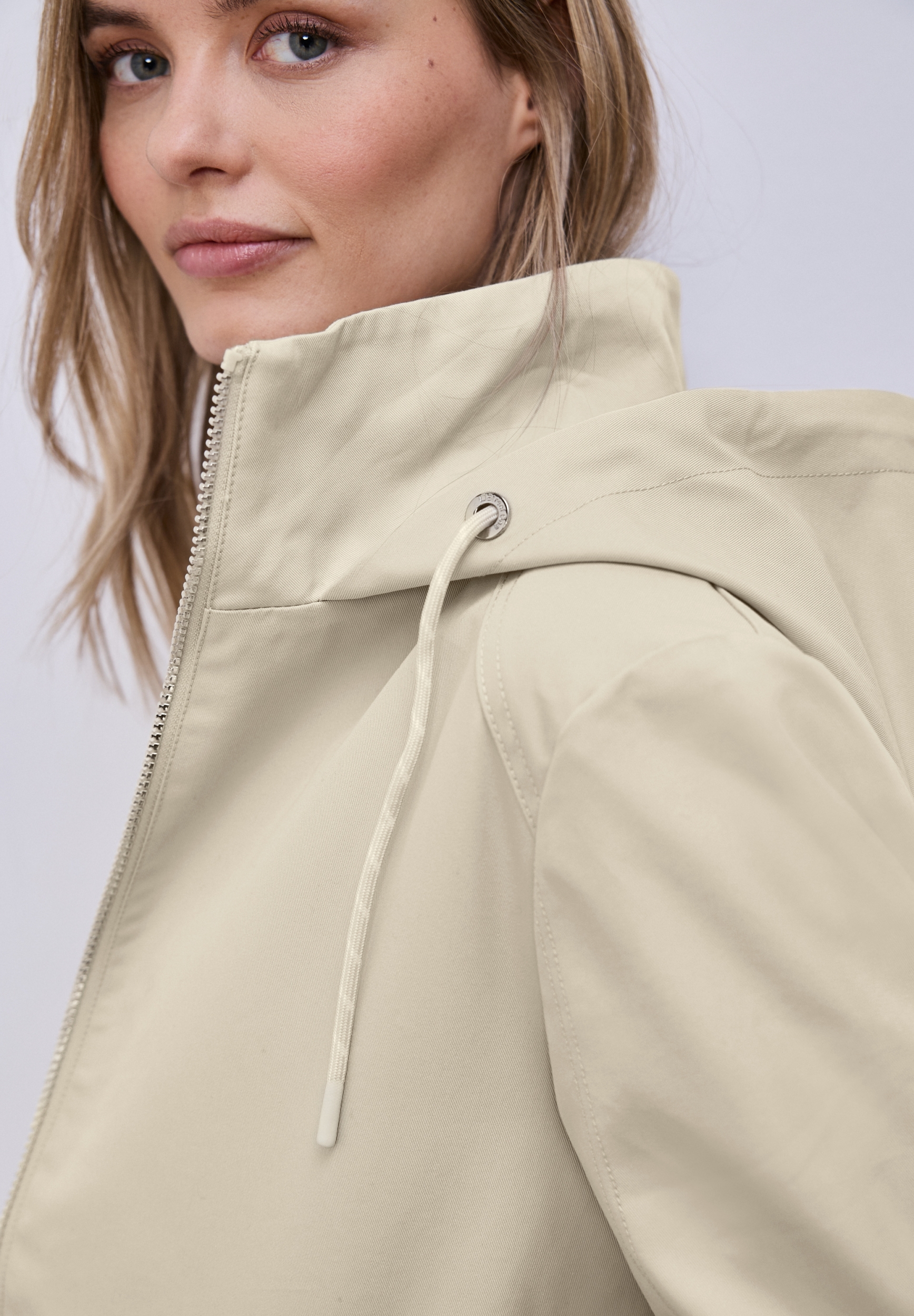 Mid Length Parka w. Hoody #8