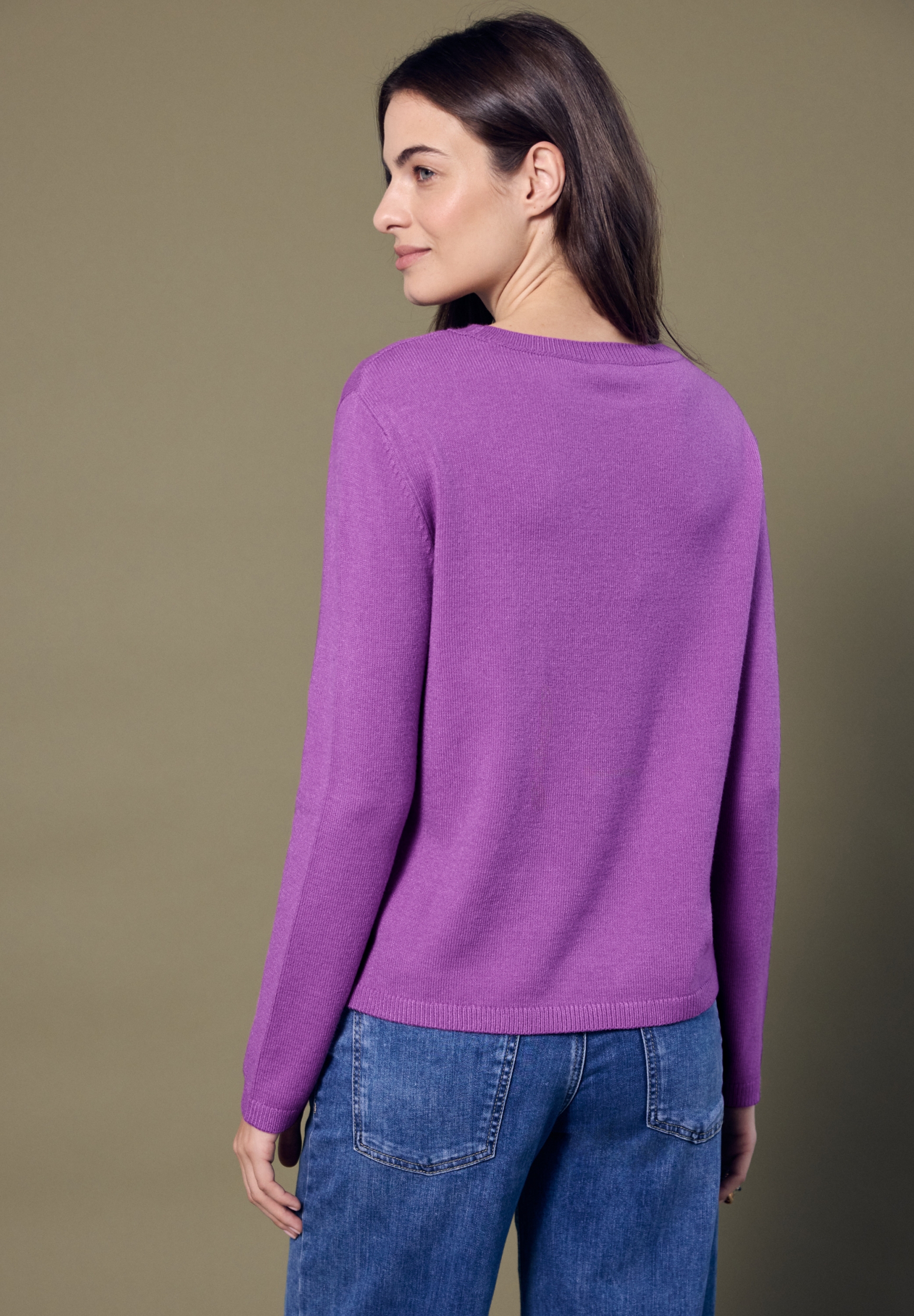 LTD QR Studio_sweater round ne #4