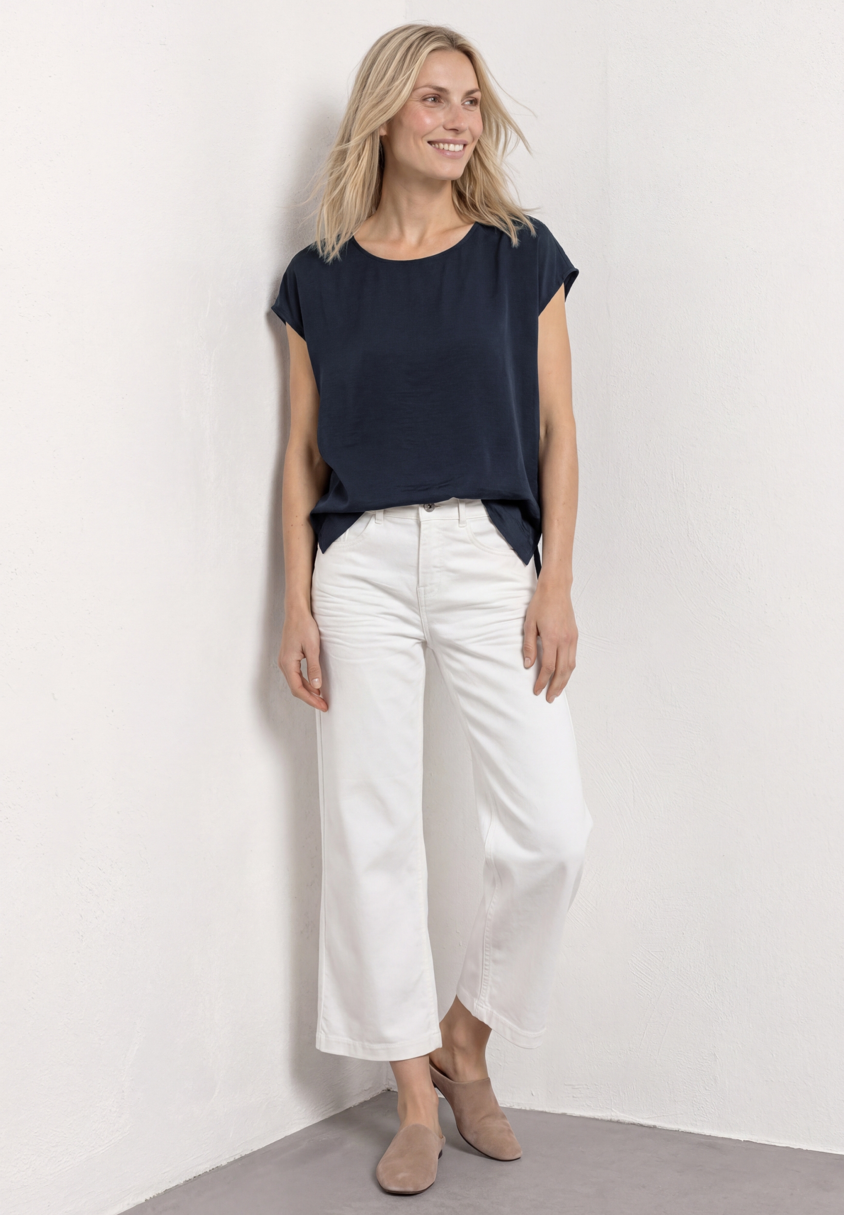 EOS_Round Neck Top w. dropped #5