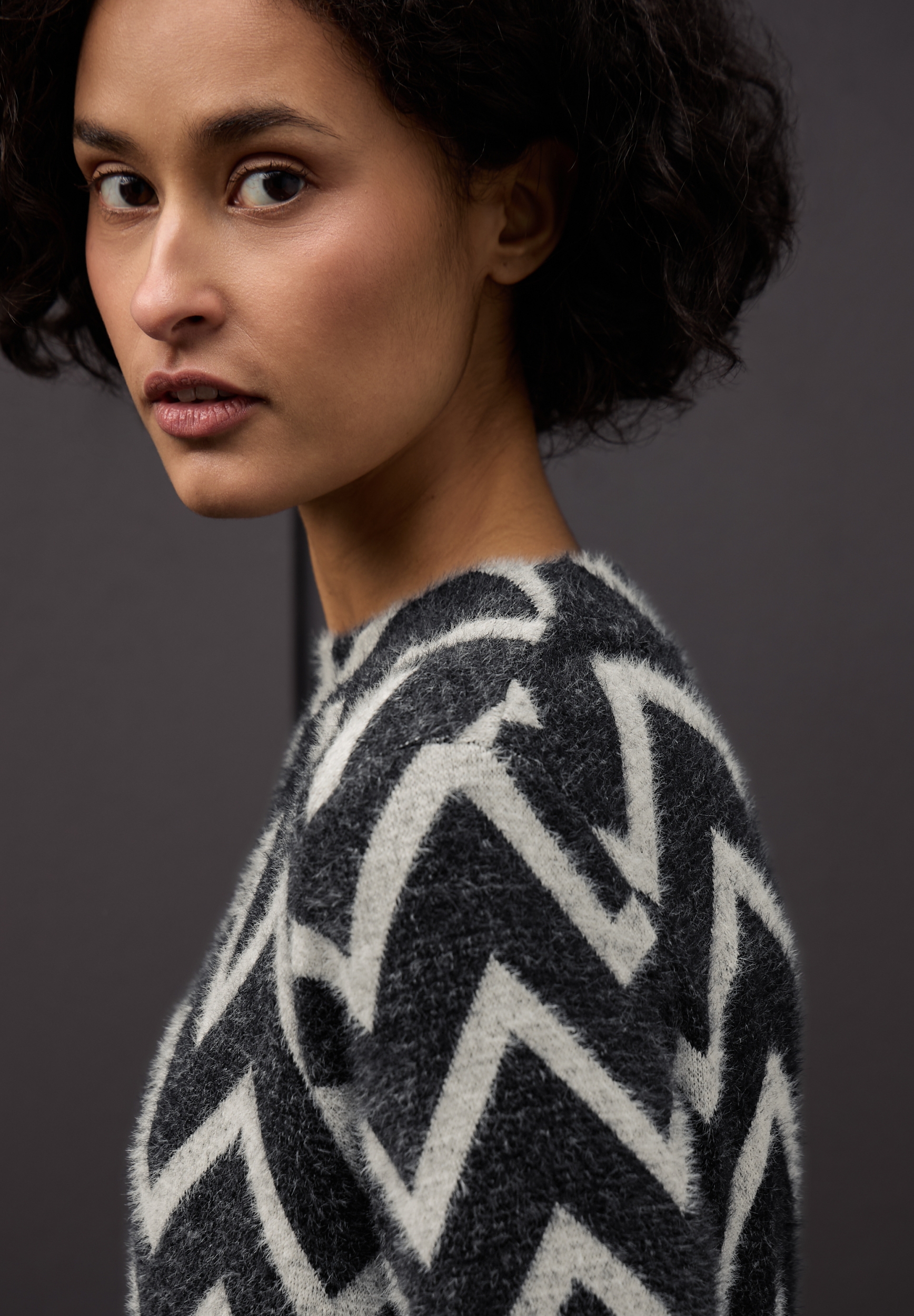 Feather Yarn T-shirt Dress_Des #6