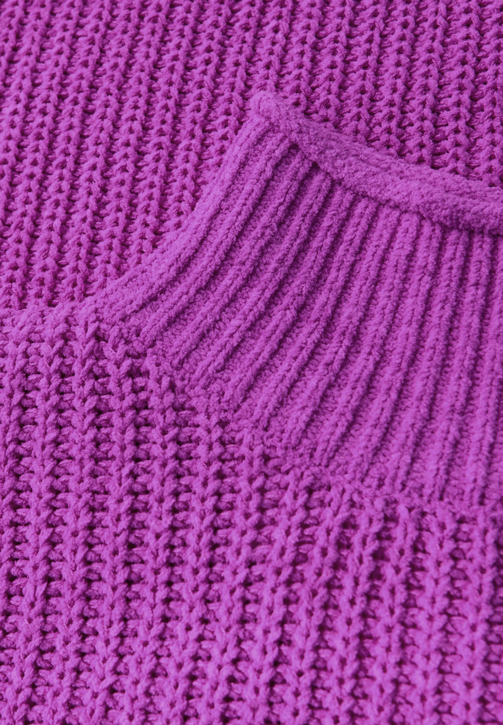 LTD QR Studio_turtle neck swea #2