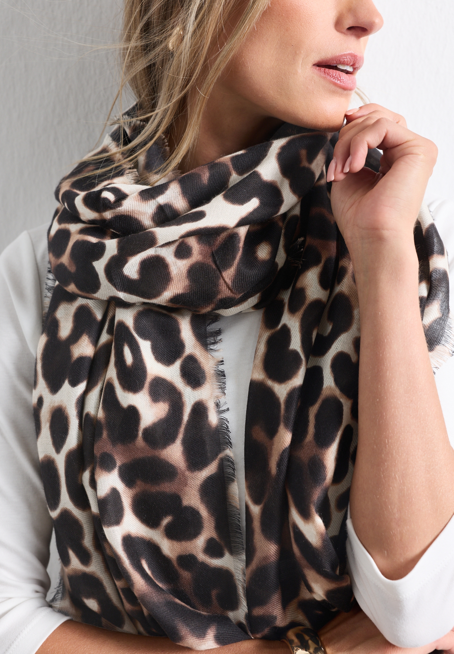 OP_ Warm Light Leo Longscarf #5