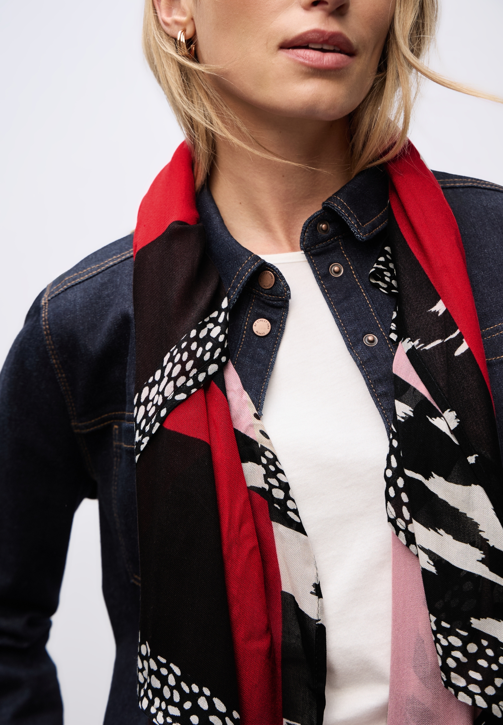 Modal Print Square #4