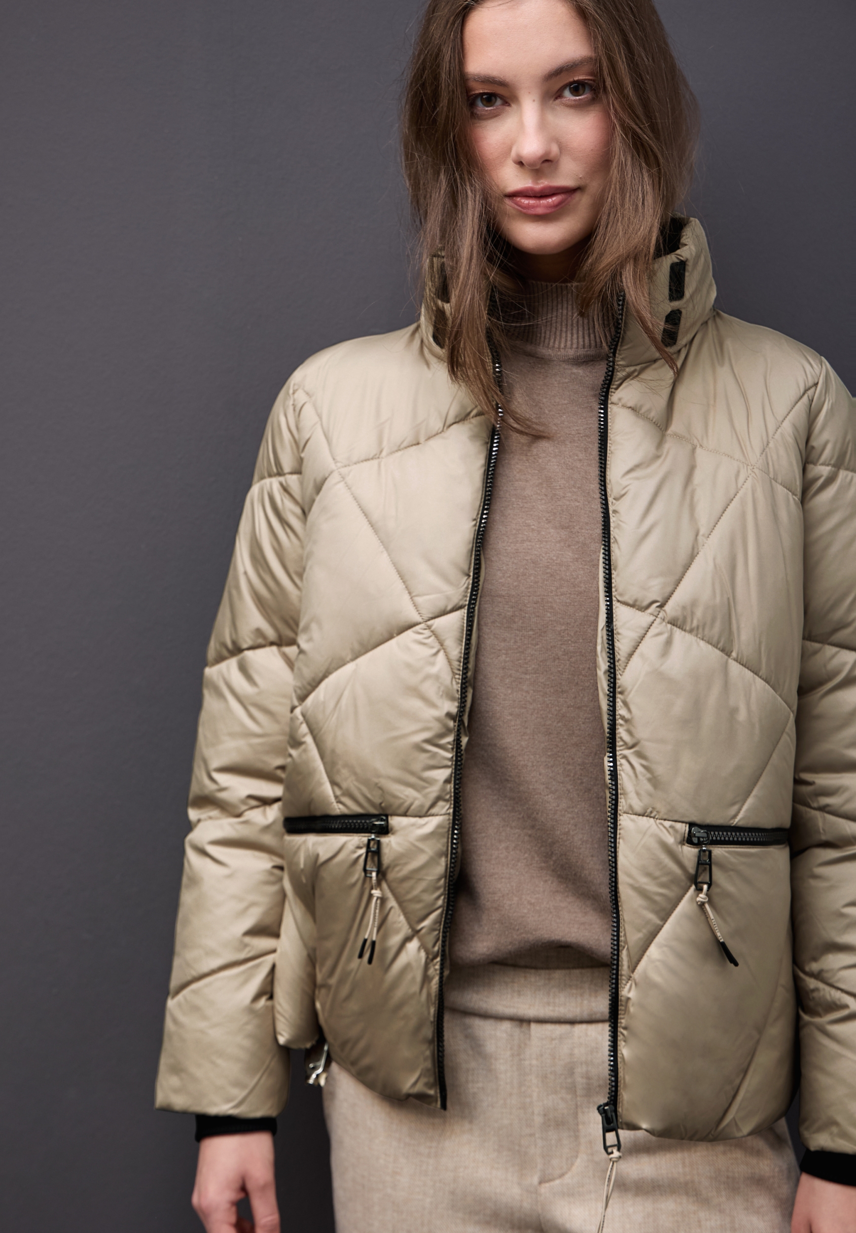 Short Light Padded Modern Diam #5