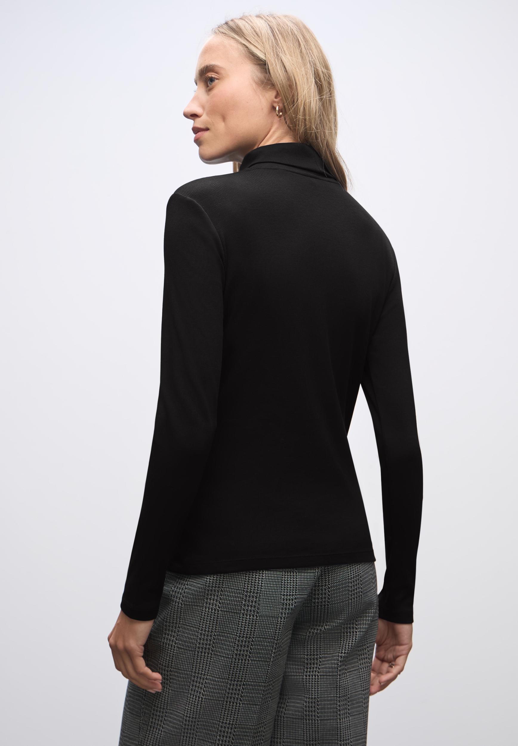 LTD QR basic rib roll neck shi #4