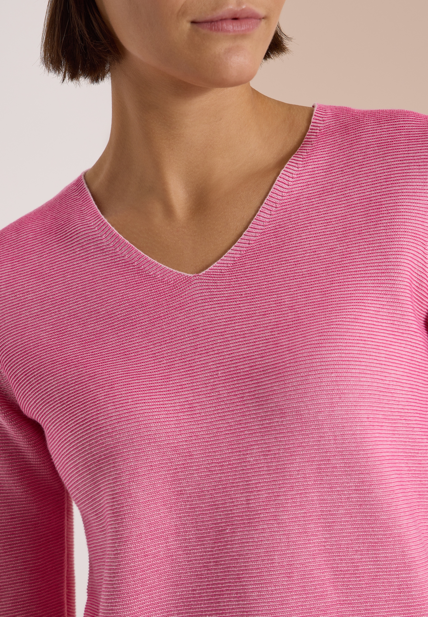 NOS 2-Tone V-Neck #7