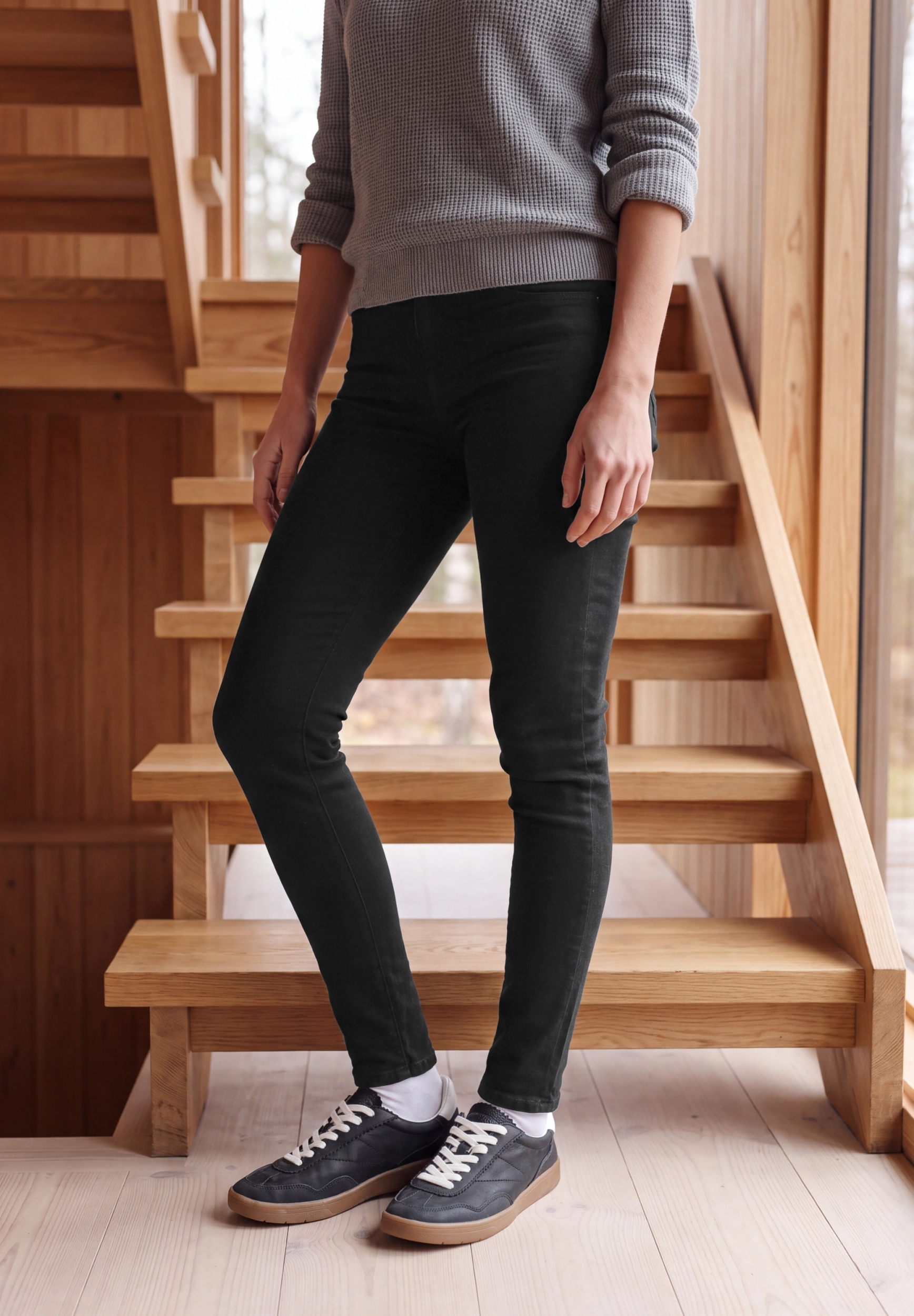 Style NOS Vicky Black Elastic #3