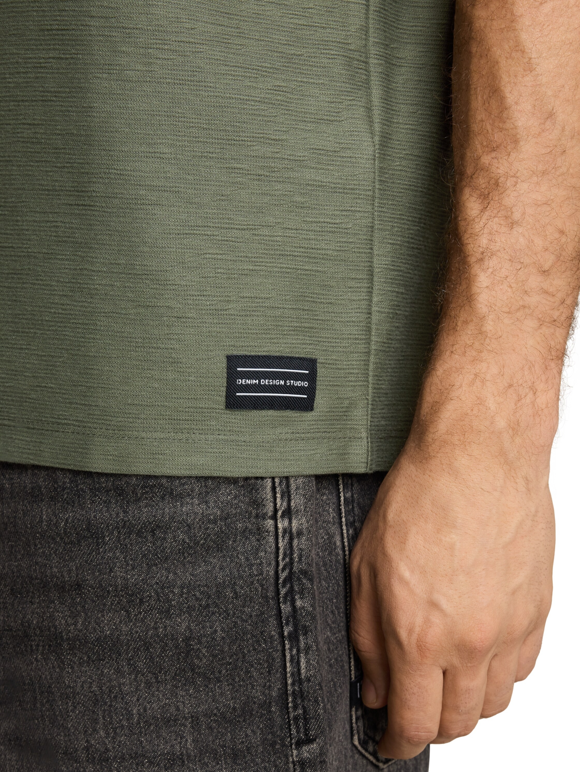 structured t-shirt with pocket #6
