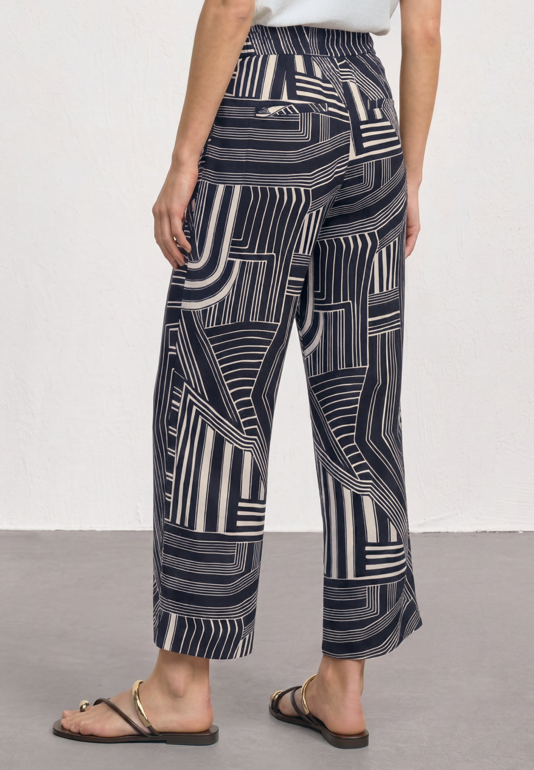 Style LTD QR Emee HW AOP #4