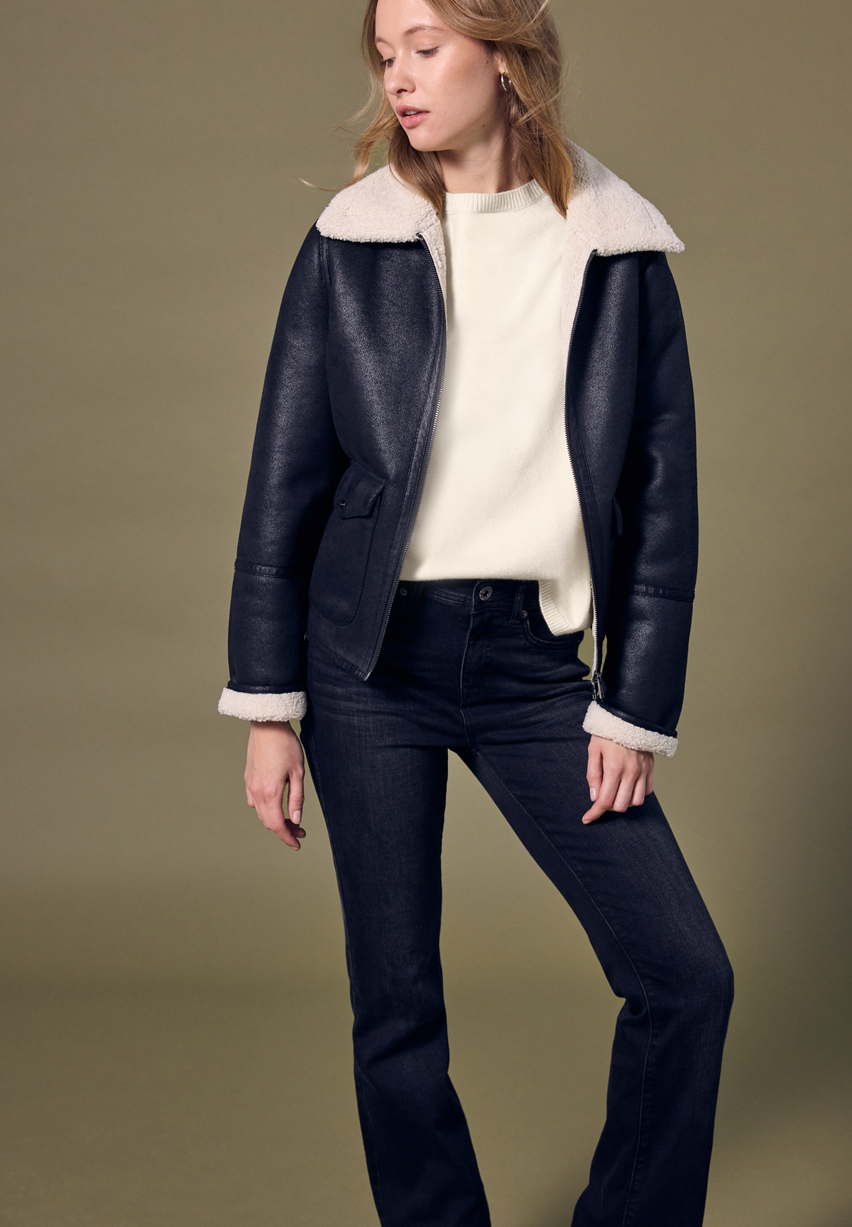 LTD QR Studio_sweater round ne #6