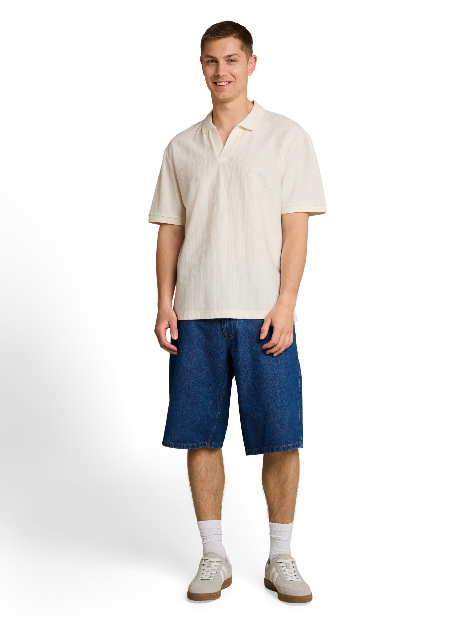 relaxed structure resort colla #3