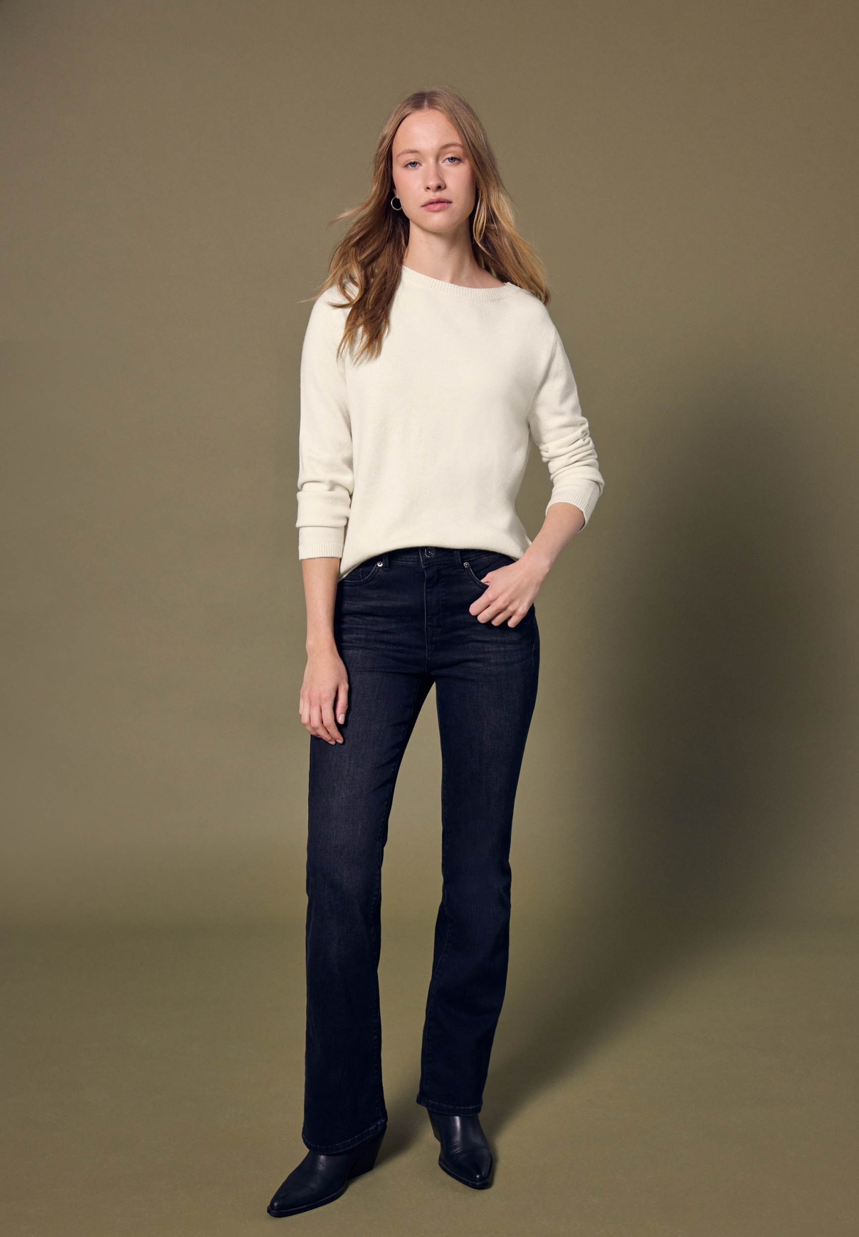 LTD QR Studio_sweater round ne #5