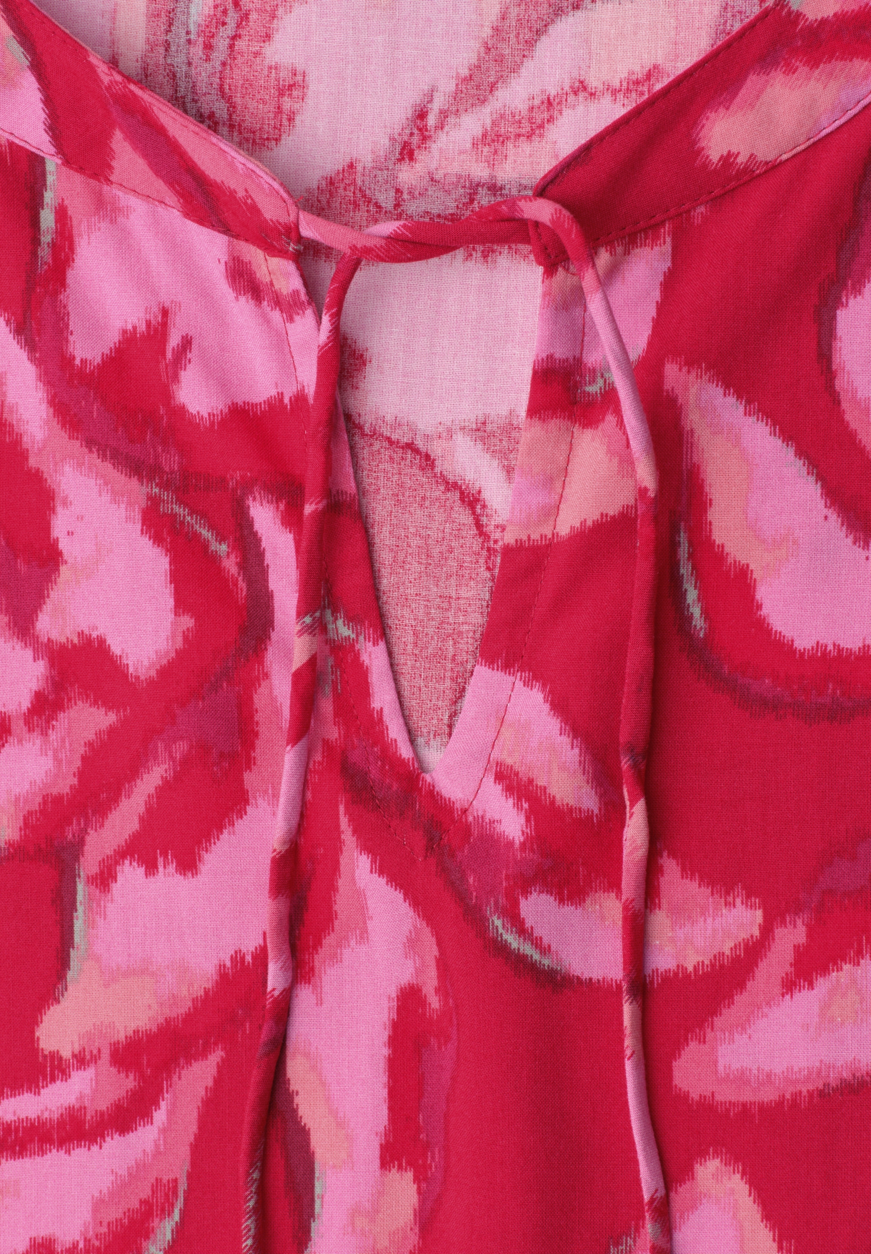 LTD QR Splitneck blouse w smok #2