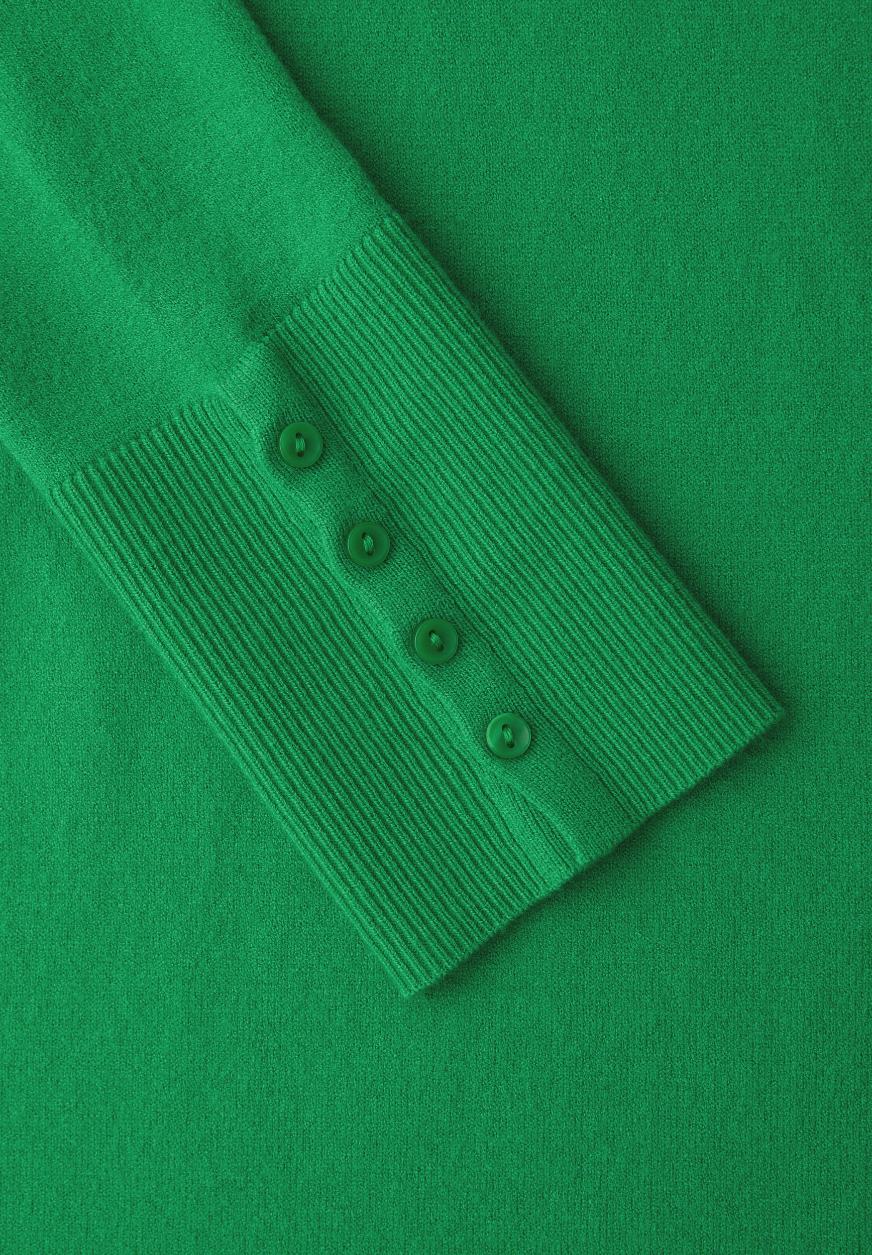 LTD QR Studio_button cuff deta #2