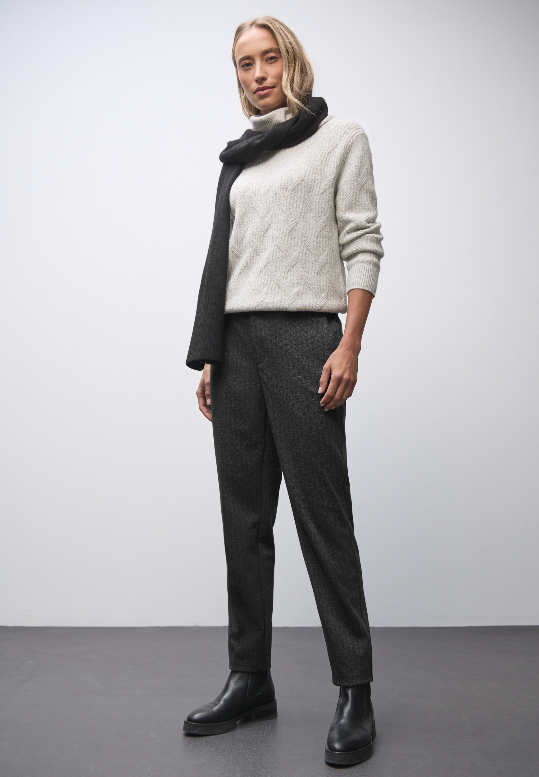 VVM LTD QR Style Chino Fishbon #5