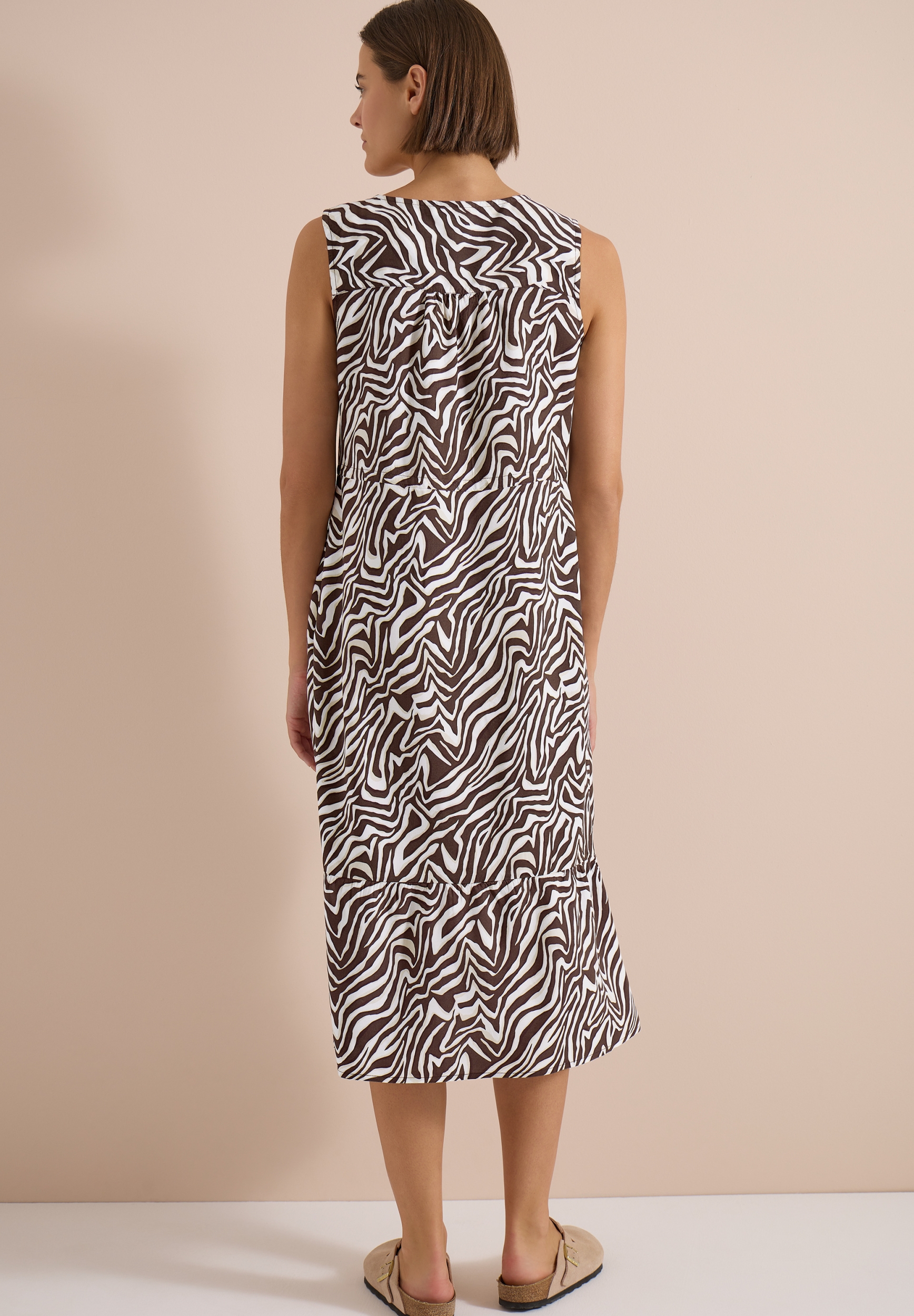 EOS_small Zebra Print Midi Dre #4