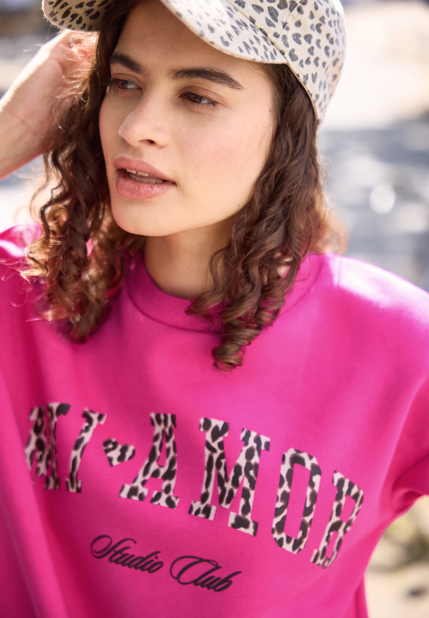 Studio Loose Fit Crewneck w. P #6