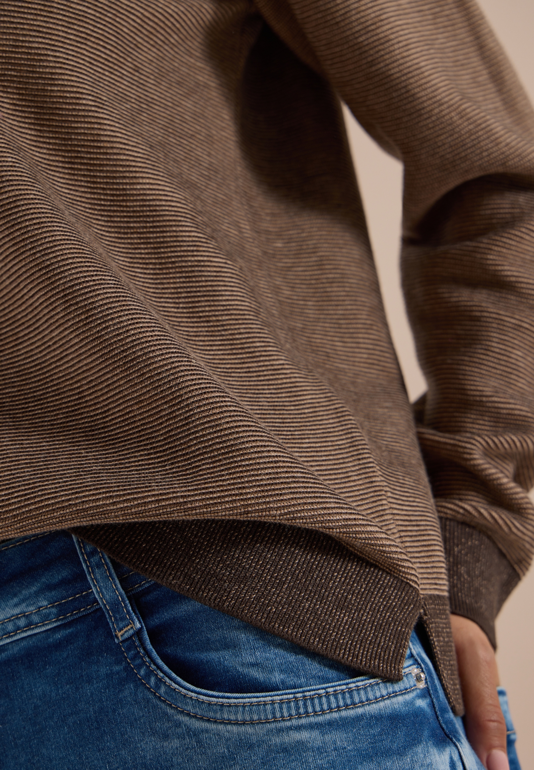 NOS 2-Tone V-Neck #7