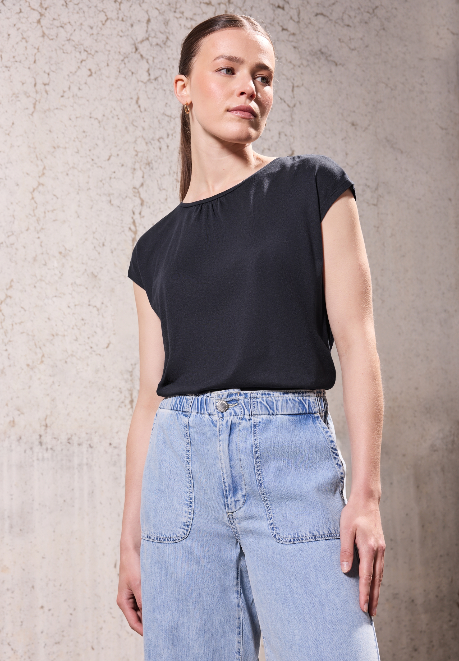 LTD QR_Studio_basic shirt w.ga #3