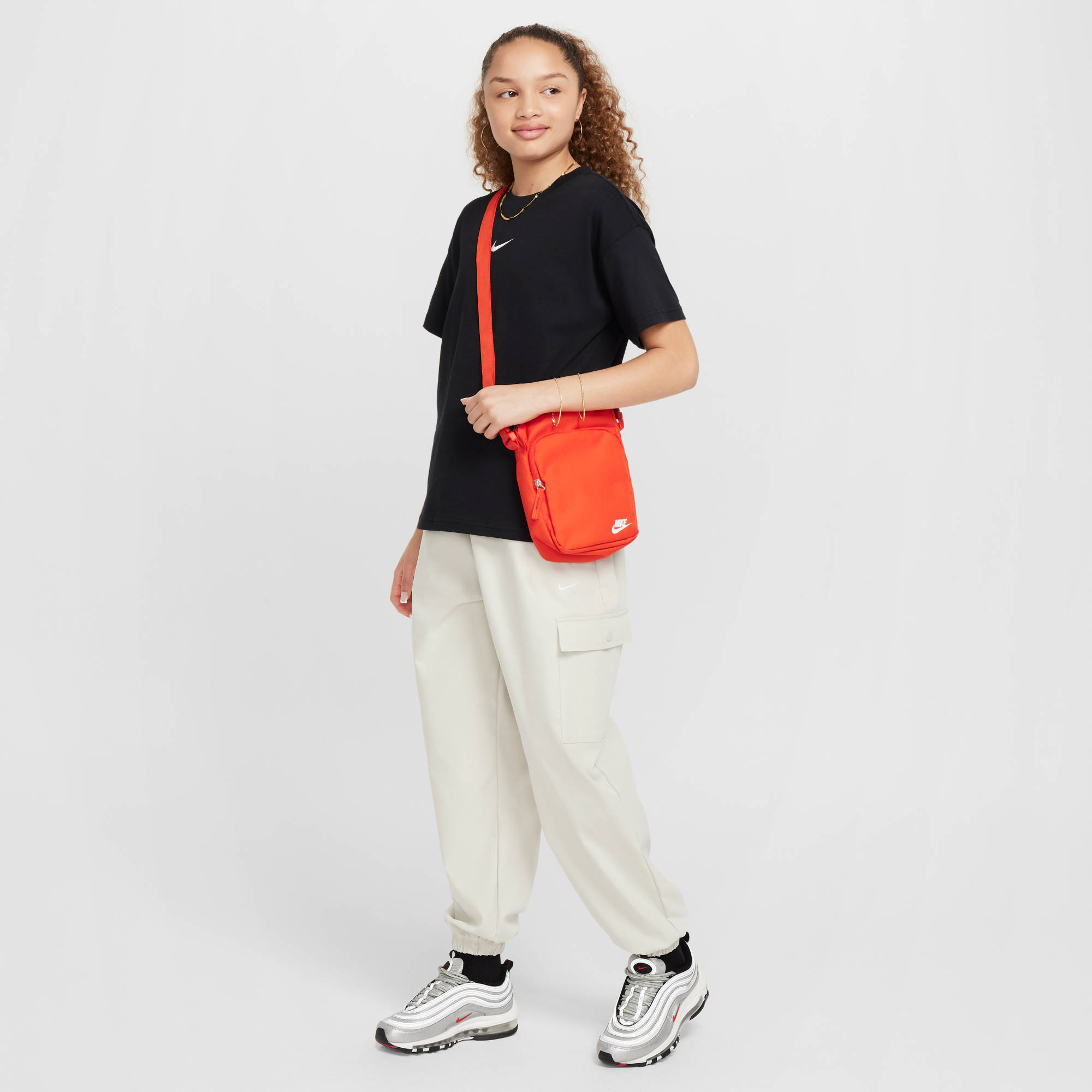 G NSW TEE BOY ESSNTL LBR #4