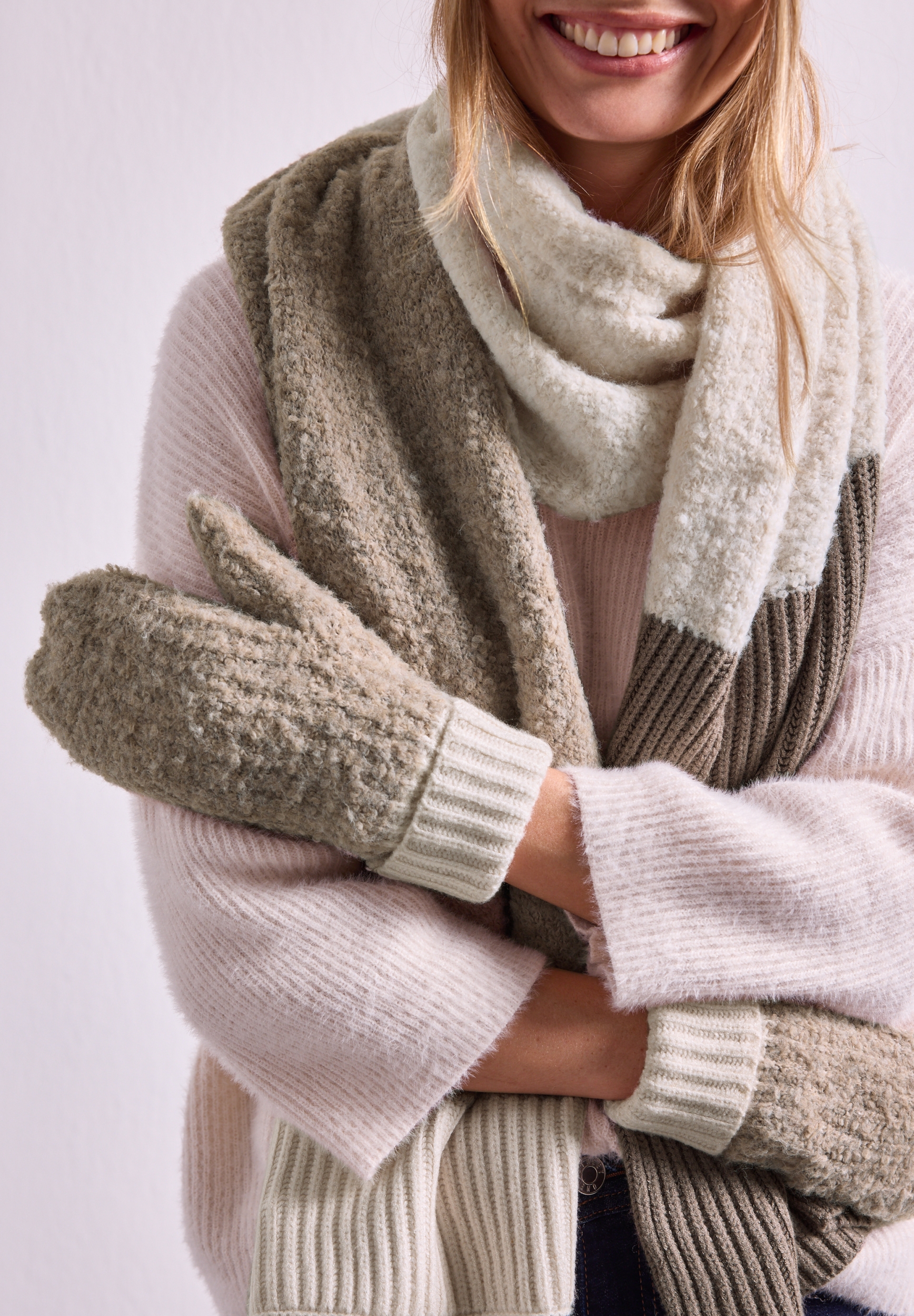 OP_Boucle Mix Knit Gloves_Bouc #4