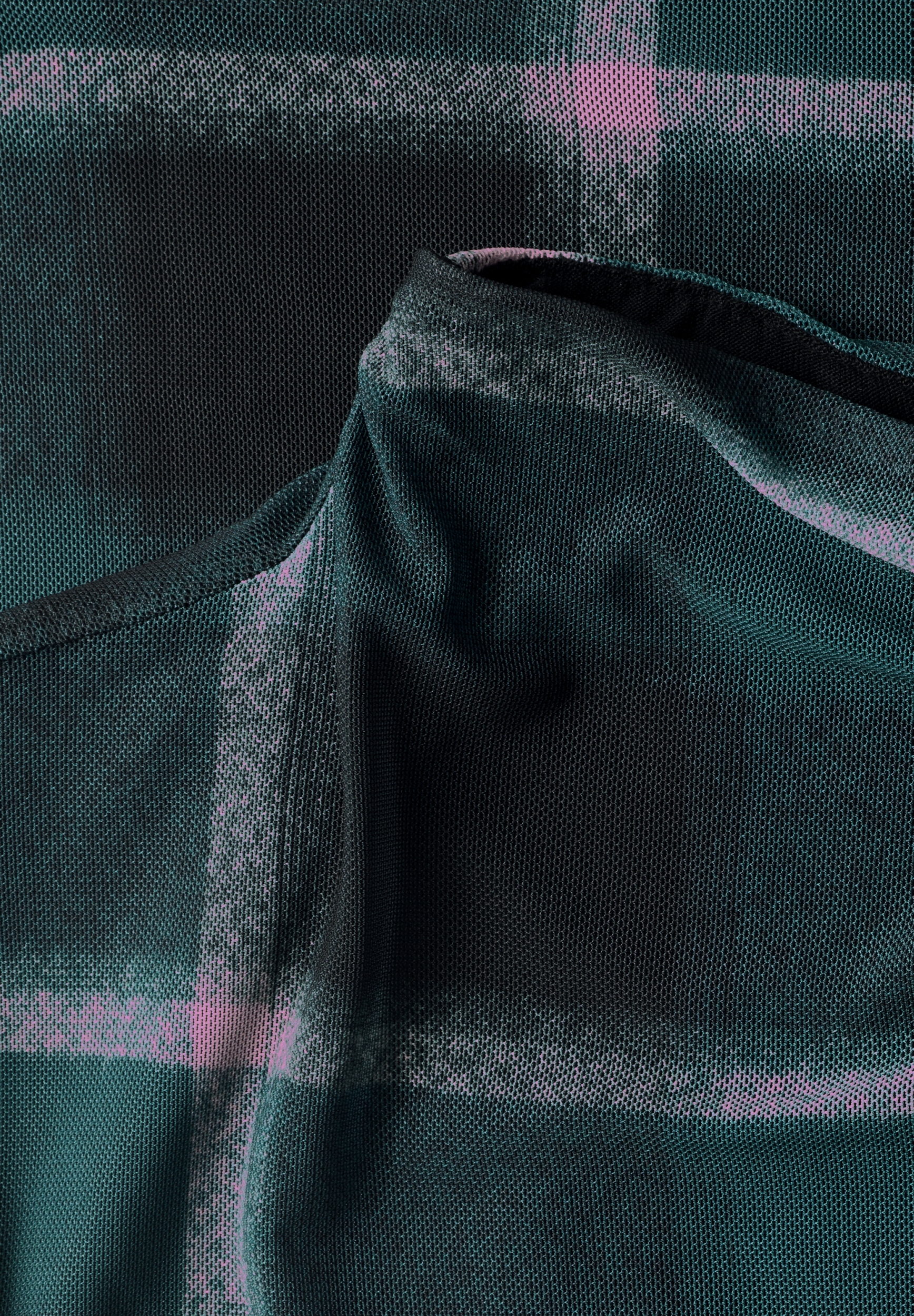 Studio_Printed mesh shirt w.ga #2
