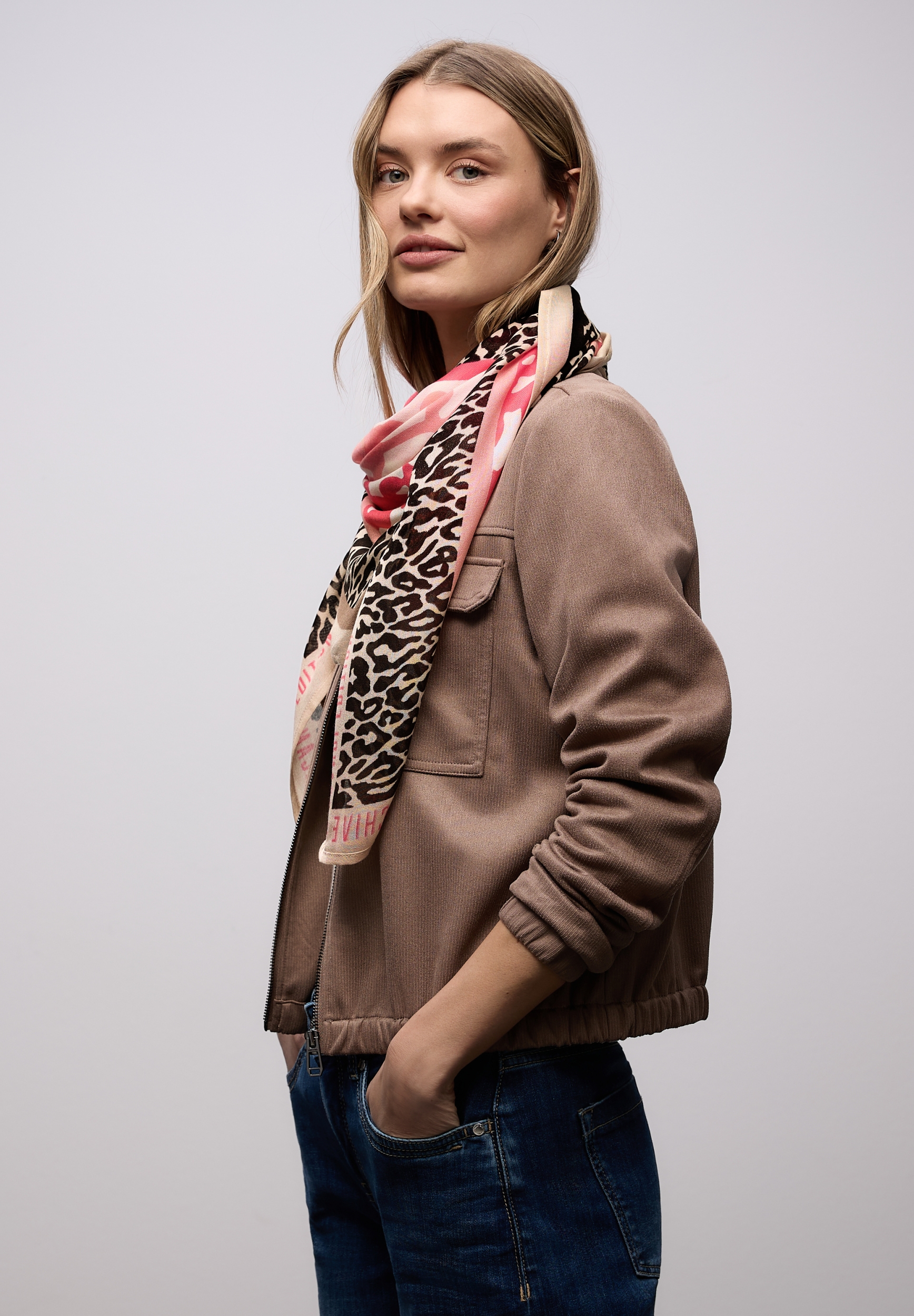 Modal Print Square #5