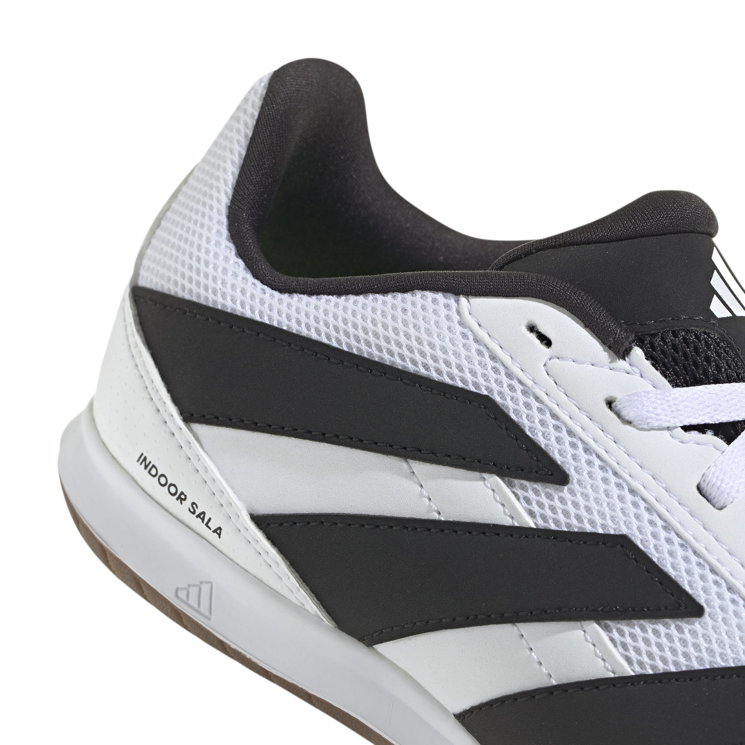 PREDATOR CLUB IN SALA J #8