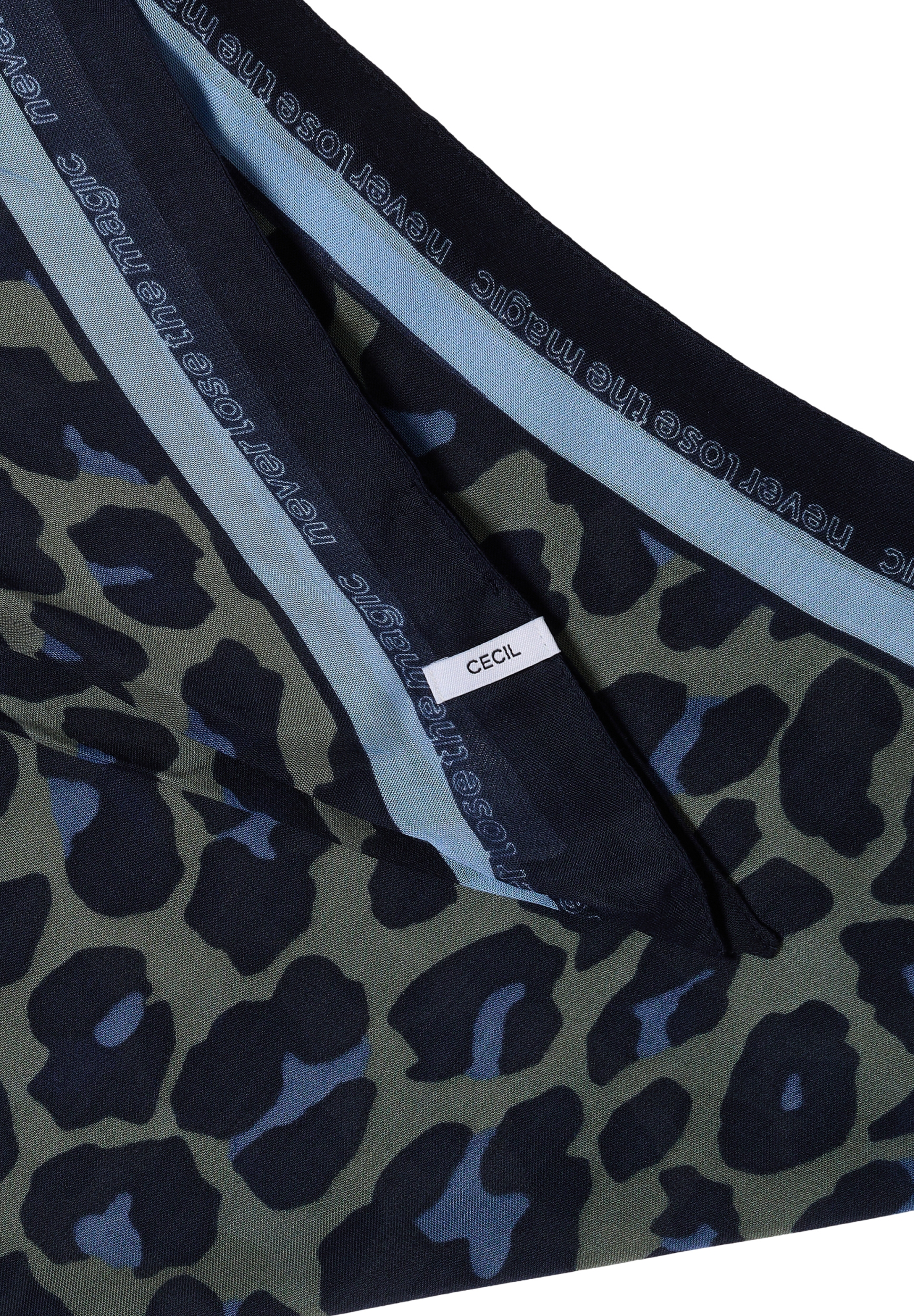 Double Layer Print Triangle Cl #3