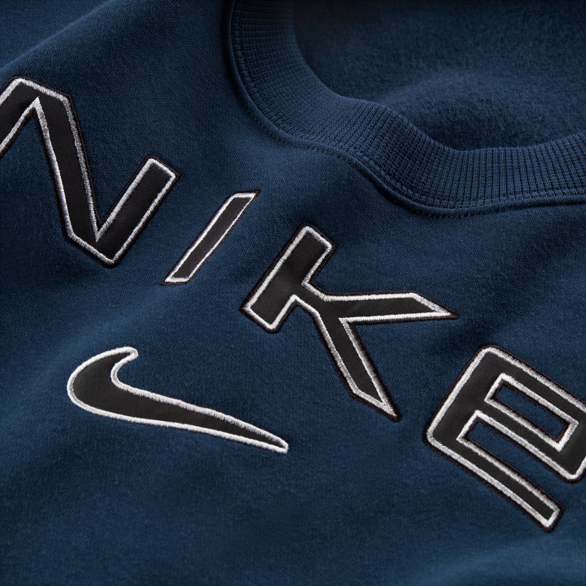 W NSW PHNX FLC STD LOGO CREW #7