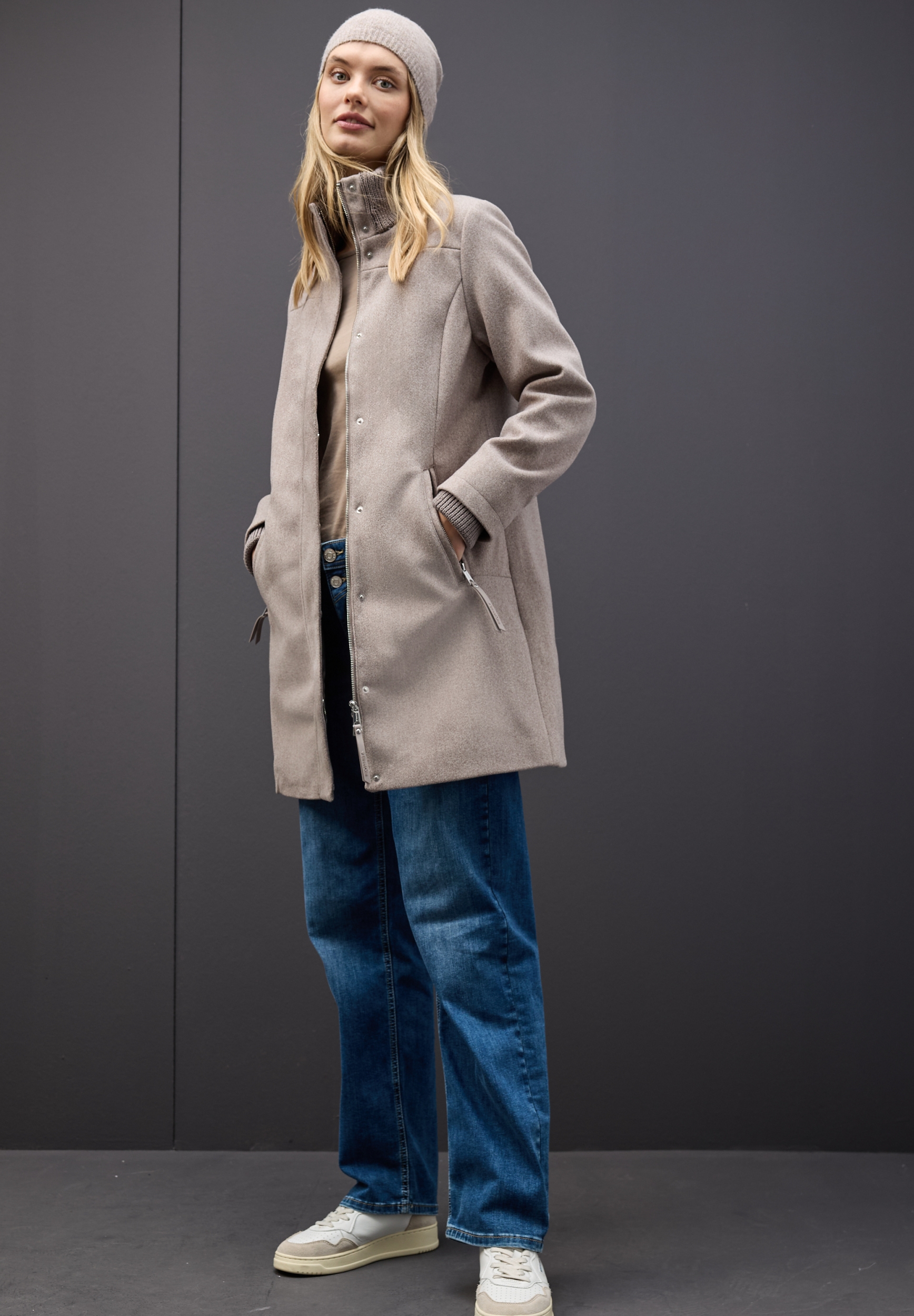 LTD QR Coat w. Knit Details #6