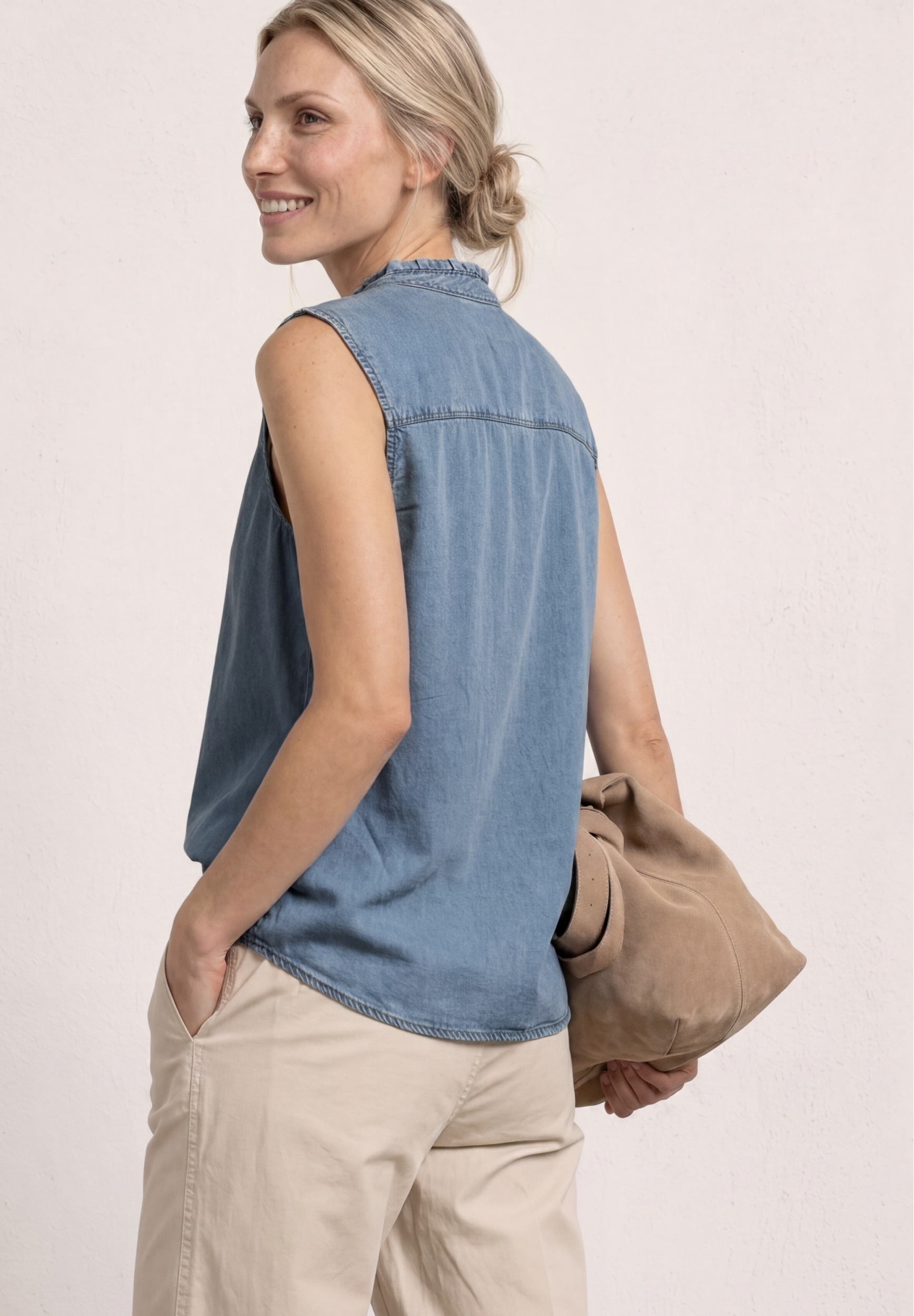 Style.Blouse ruffles.light blu #4