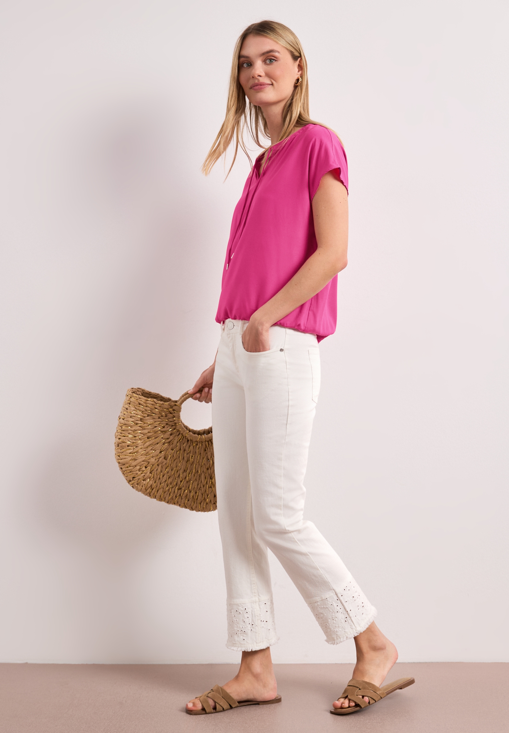LTD QR Splitneck blouse w smok #5