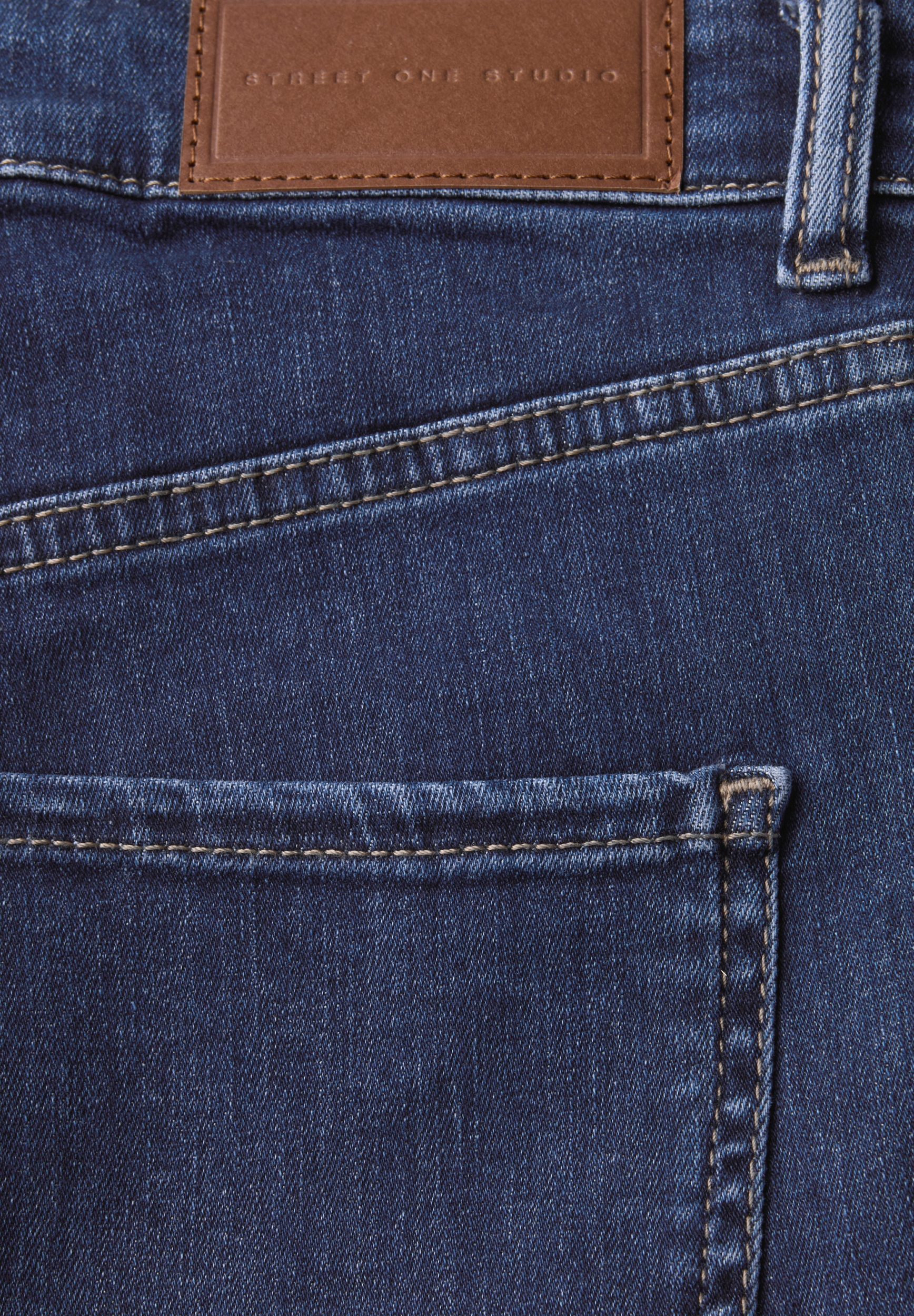 Style_QR_Studio_Skinny.hw.skin #2