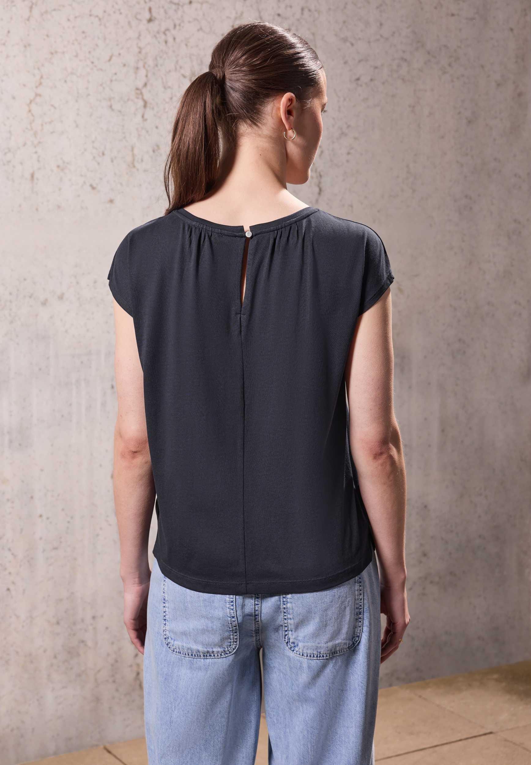 LTD QR_Studio_basic shirt w.ga #4