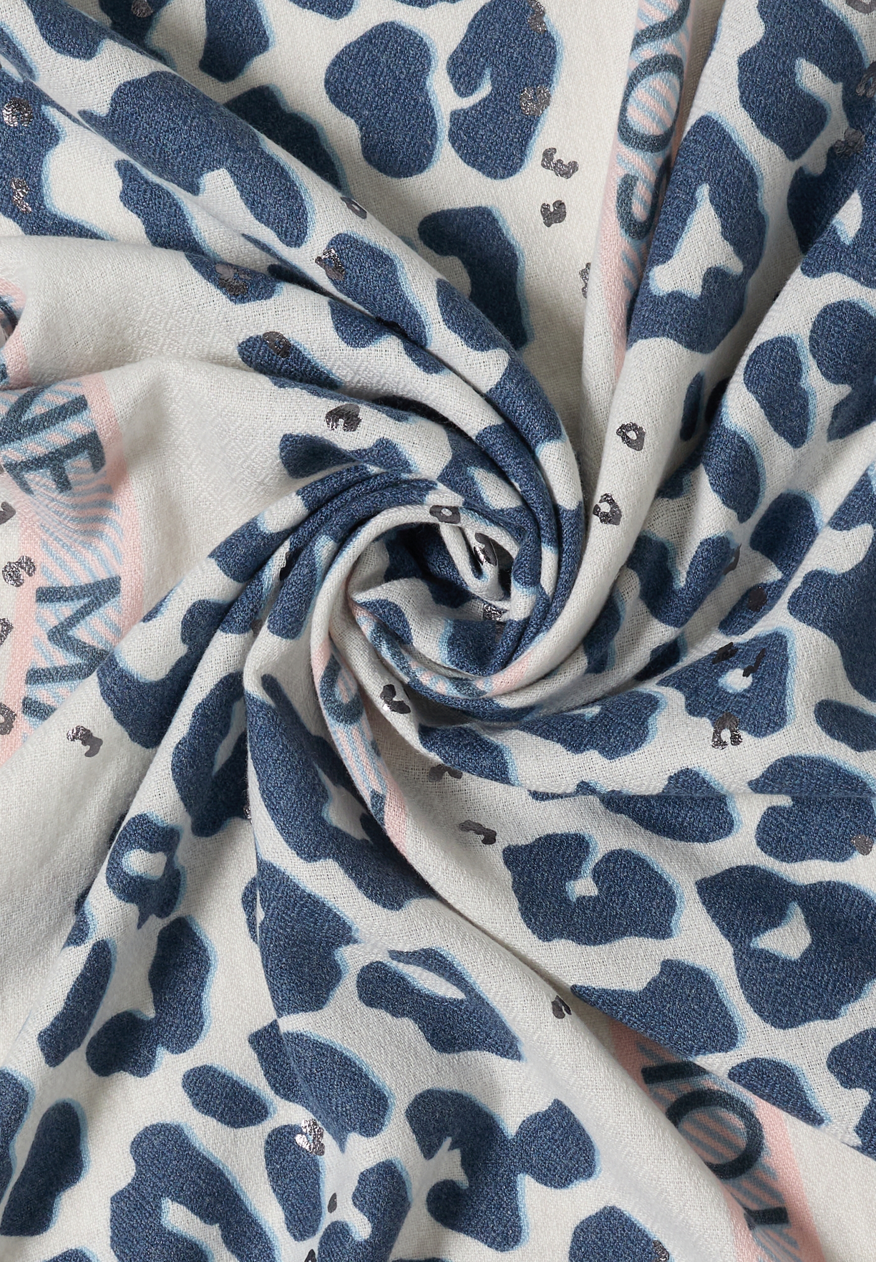O_Cozy Leo Print And Foil Tria #2