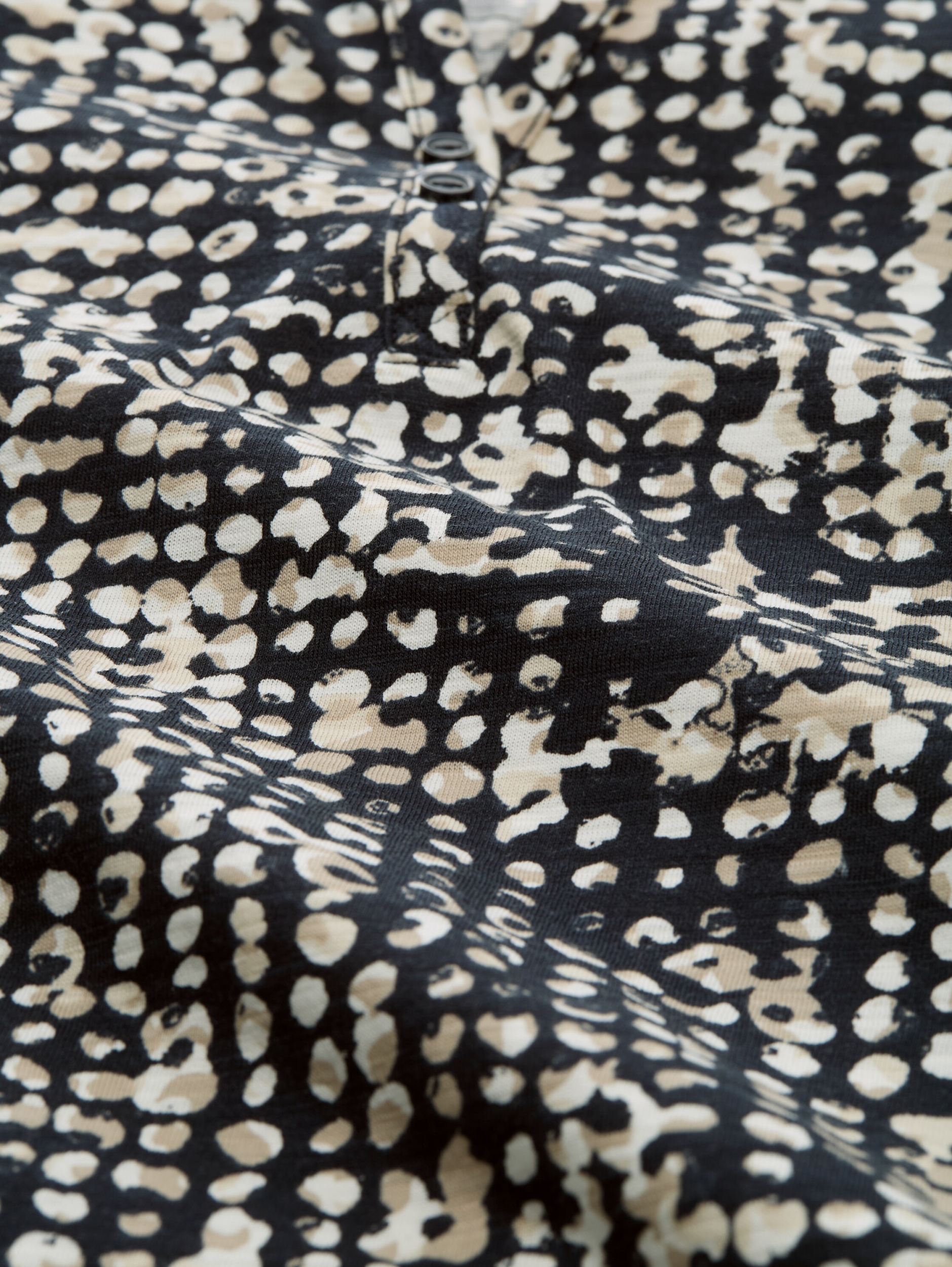 T-shirt henley alloverprinted #2