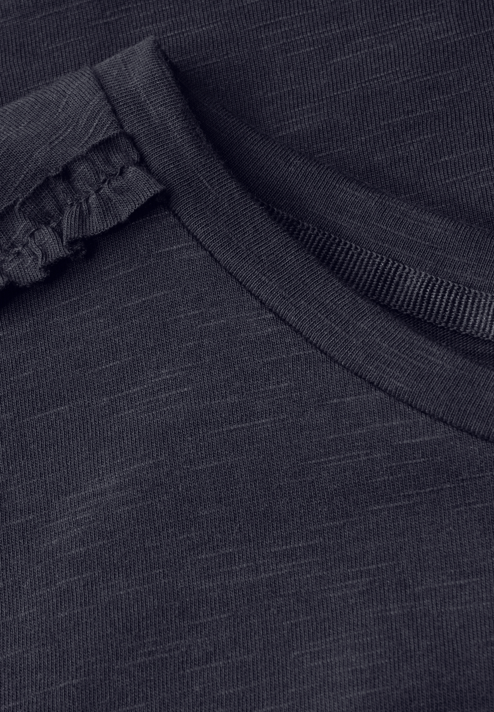 LTD QR_Studio_shirt w.frill at #2