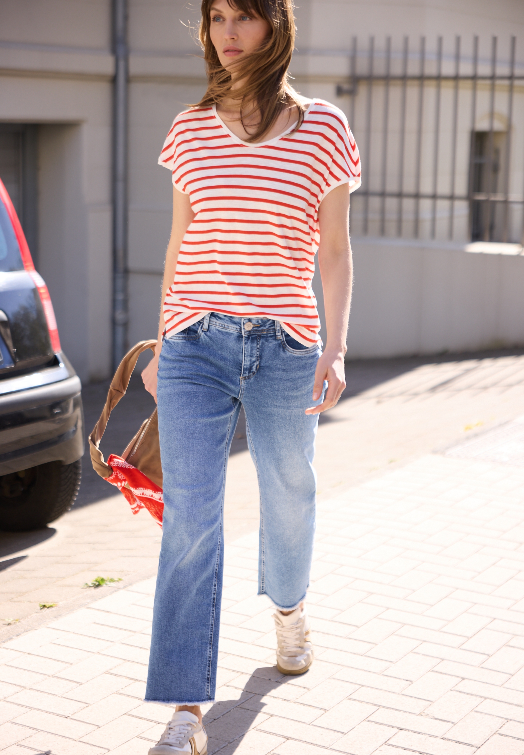 LTD QR_Studio_yds v-neck shirt #5