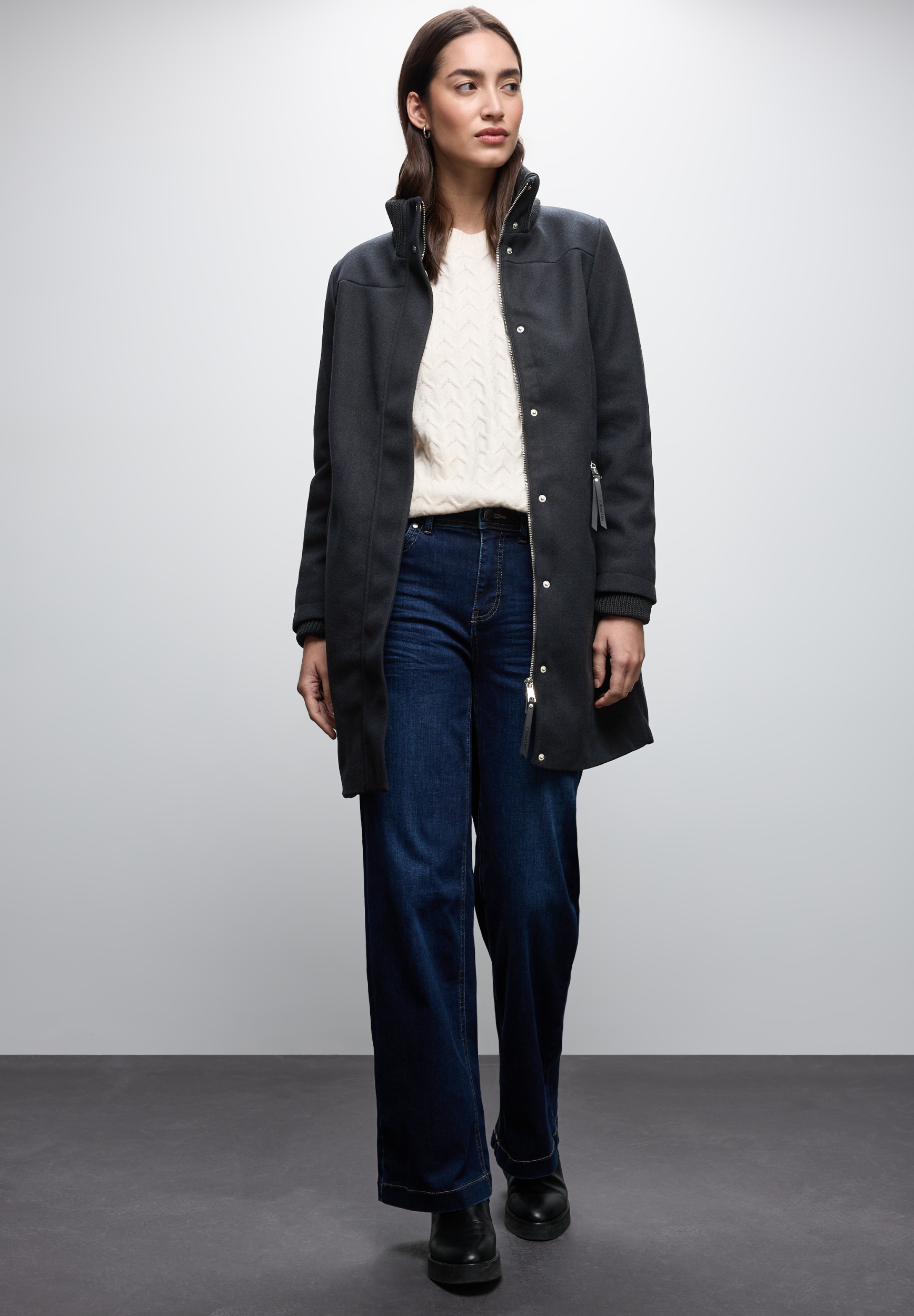 LTD QR Coat w. Knit Details #5