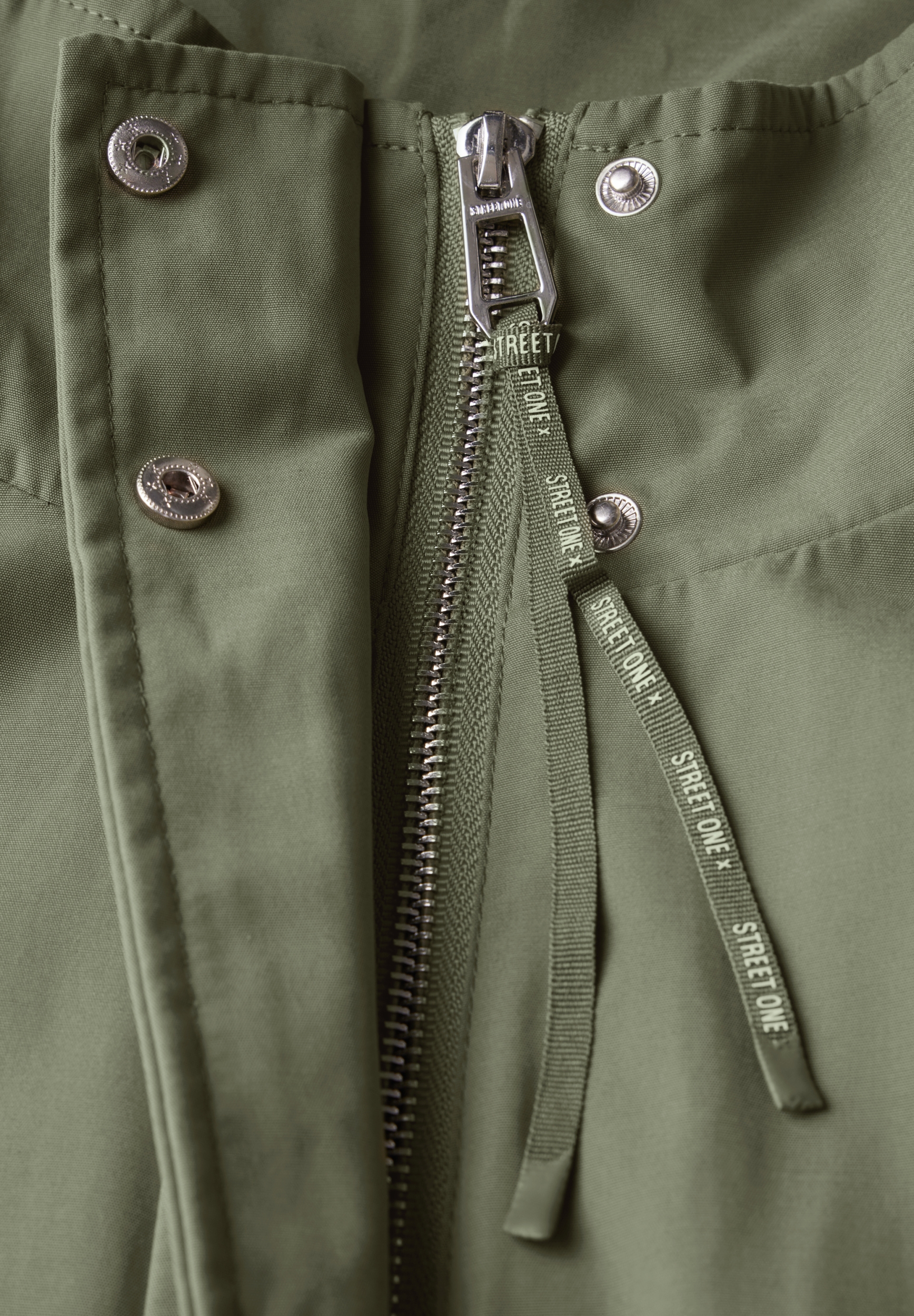 Kurze Jacke mit Stehkragen #3